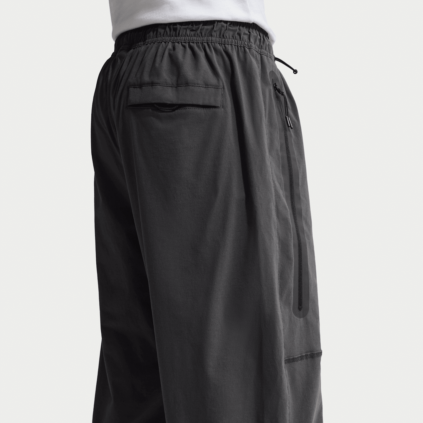 Мужские брюки Nike Tech Men's Dri-FIT Woven Pants — фото 3