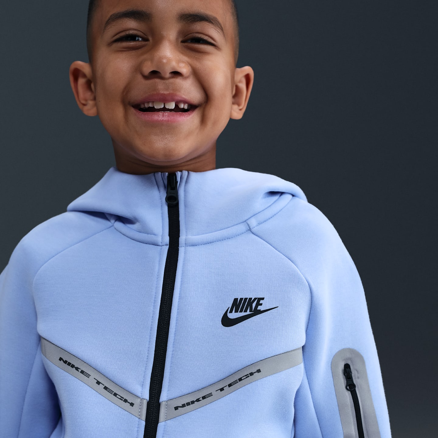Детские худи Nike Sportswear Tech Fleece Big Kids' Full-Zip with Reflective Accents — фото 3
