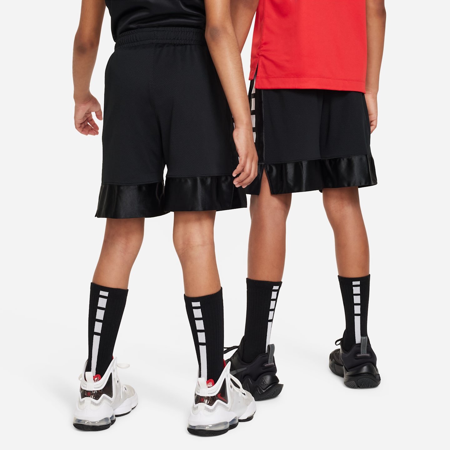 Детские шорты Nike Dri-FIT Elite 23 Big Kids' (Boys') Basketball Shorts — фото 2