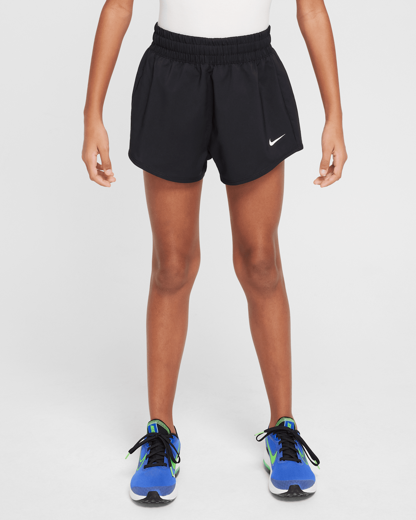 Детские шорты Nike One Girls' Dri-FIT 3" 2-in-1 Shorts — фото 9