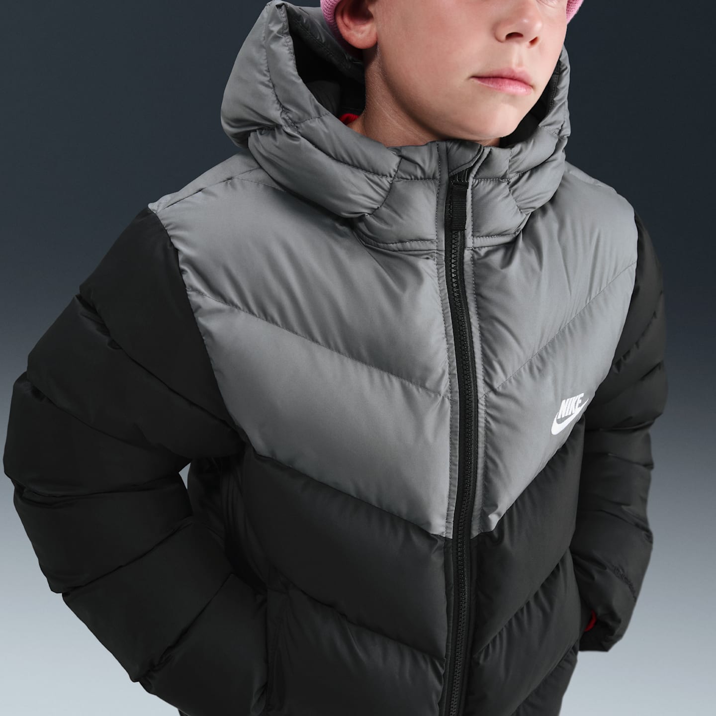 Детские куртки Nike Sportswear All Day Play Big Kids' Therma-FIT Loose-Fit Puffer Jacket — фото 3