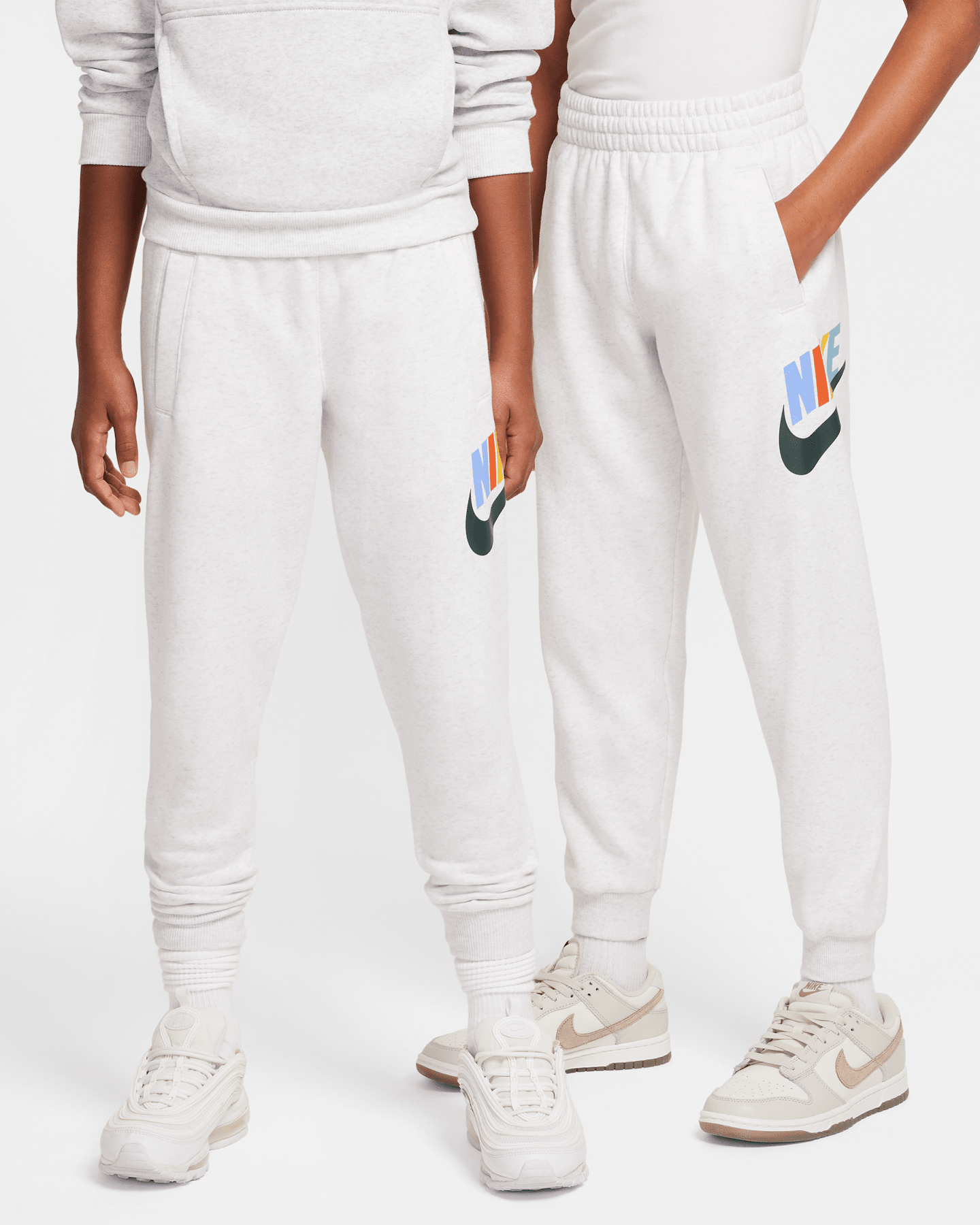 Детские брюки Nike Club Fleece Big Kids' Joggers — фото 7