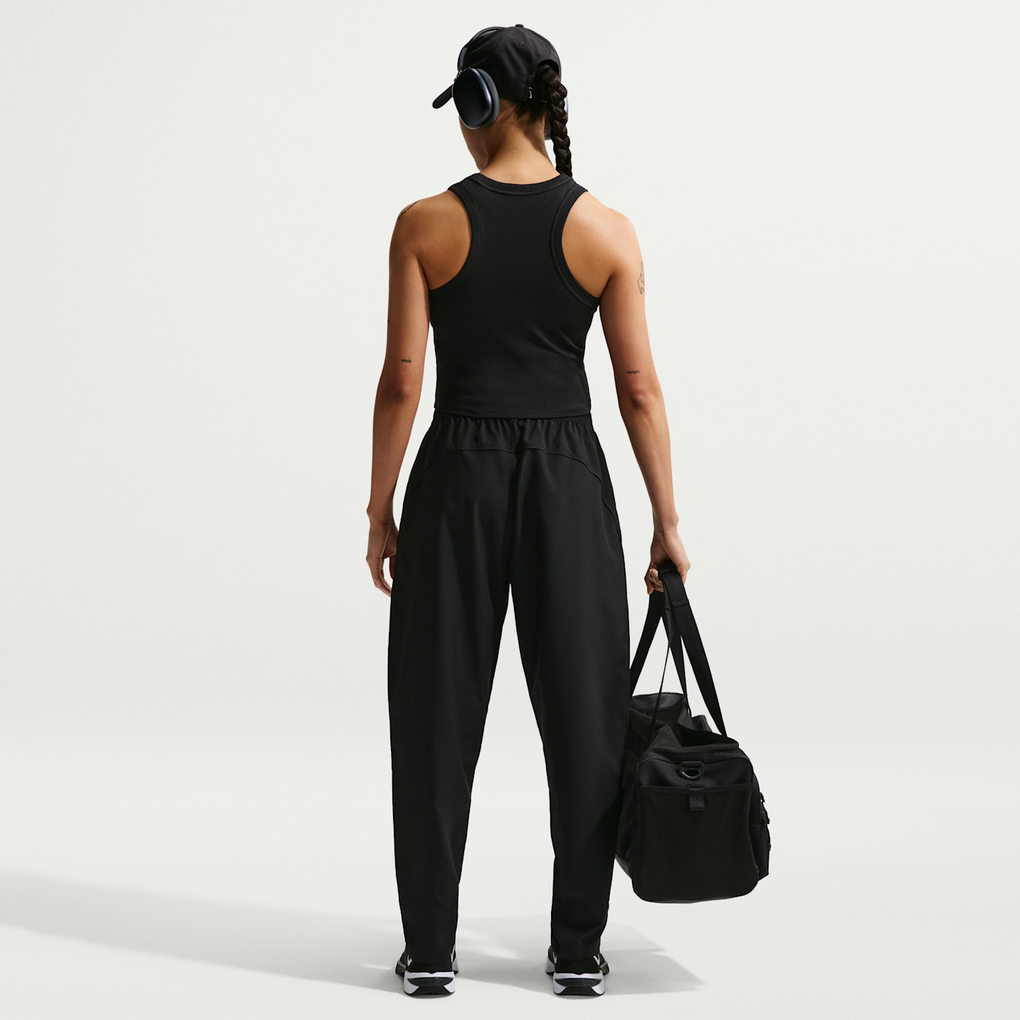 Женские брюки Nike One Women's Dri-FIT Mid-Rise Woven Pants — фото 5