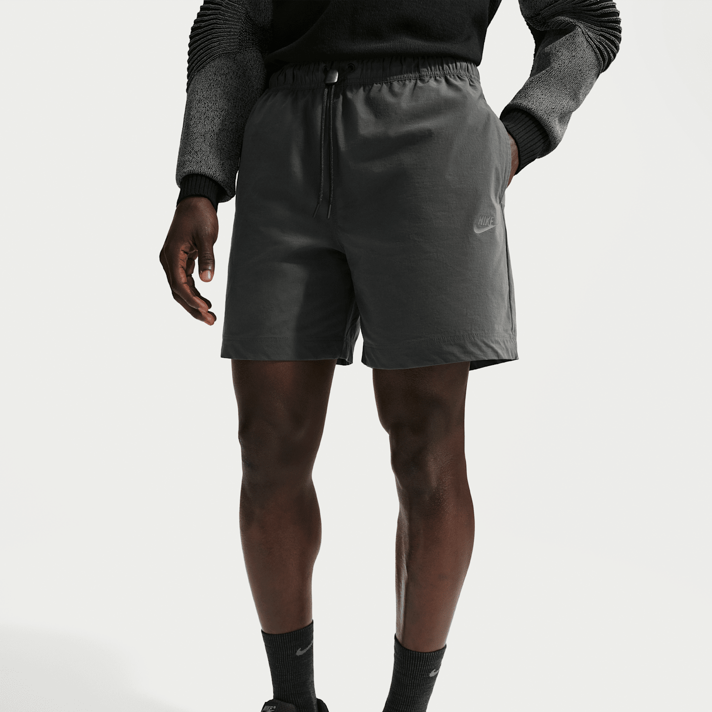 Мужские шорты Nike Tech Men's Woven Shorts — фото 2