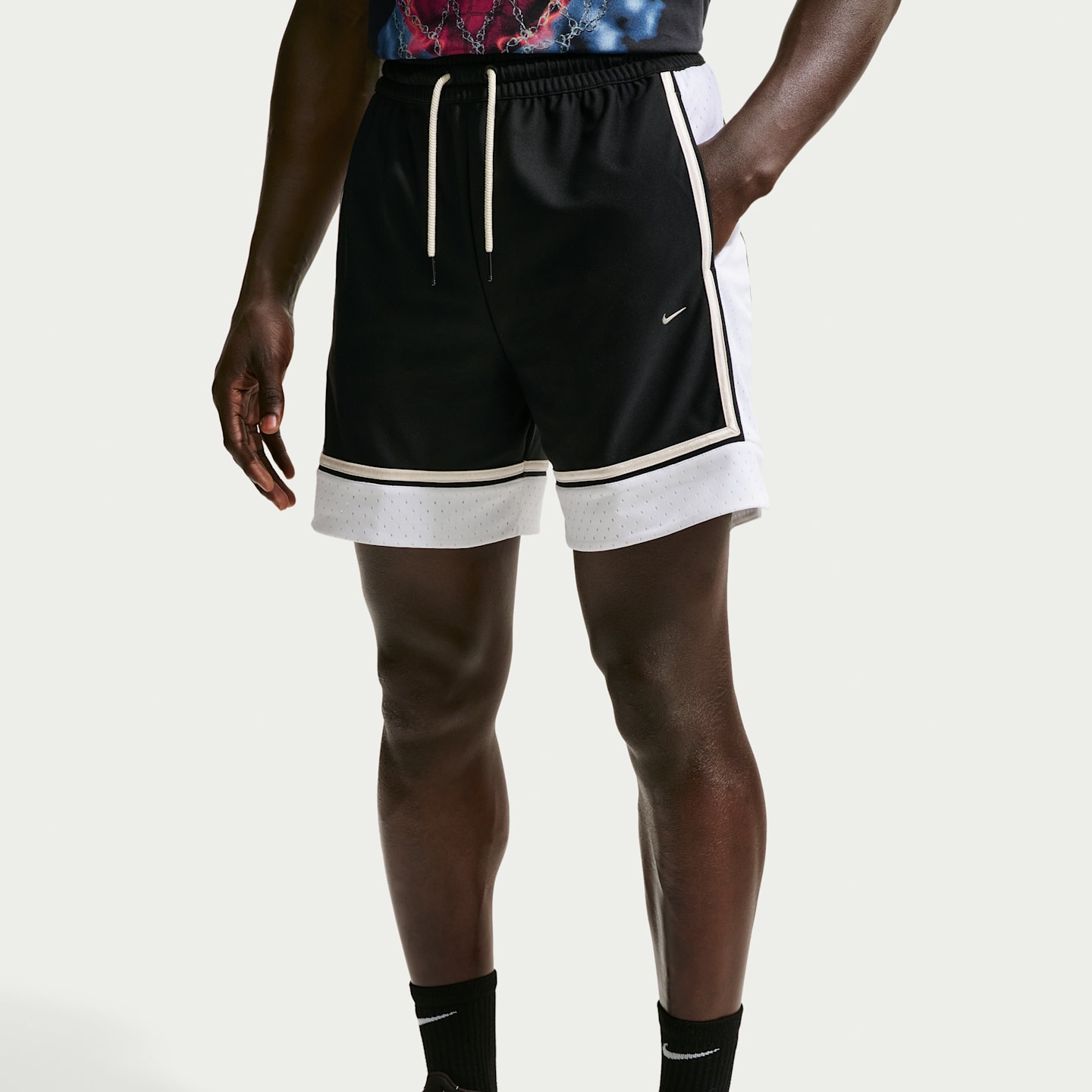 Мужские шорты Nike Standard Issue Men's Dri-FIT 6" Basketball Shorts — фото 2