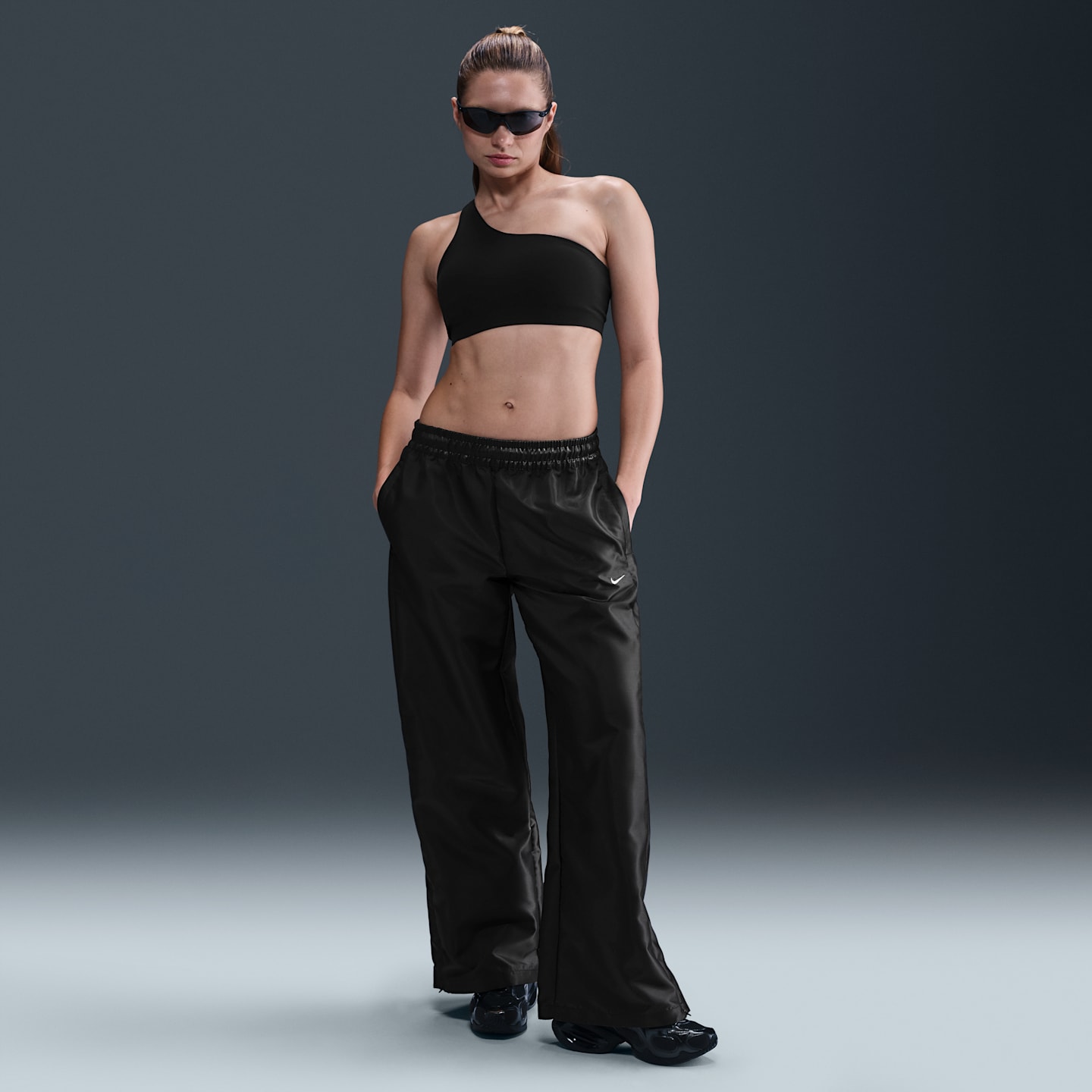 Женские брюки Nike Sportswear Windrunner Women's Shine Pants — фото 1