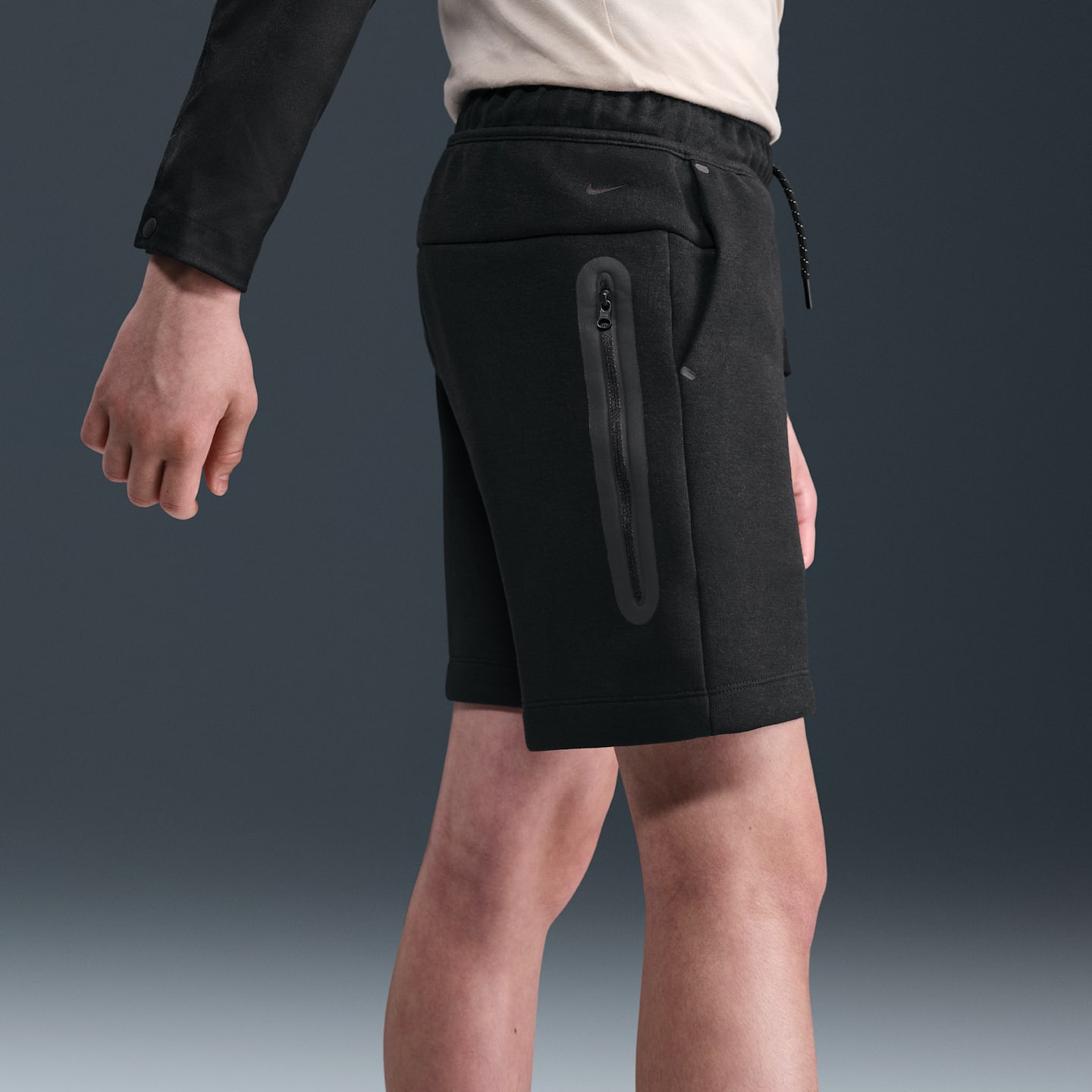 Детские шорты Nike Sportswear Tech Fleece Big Kids' (Boys') Shorts — фото 3