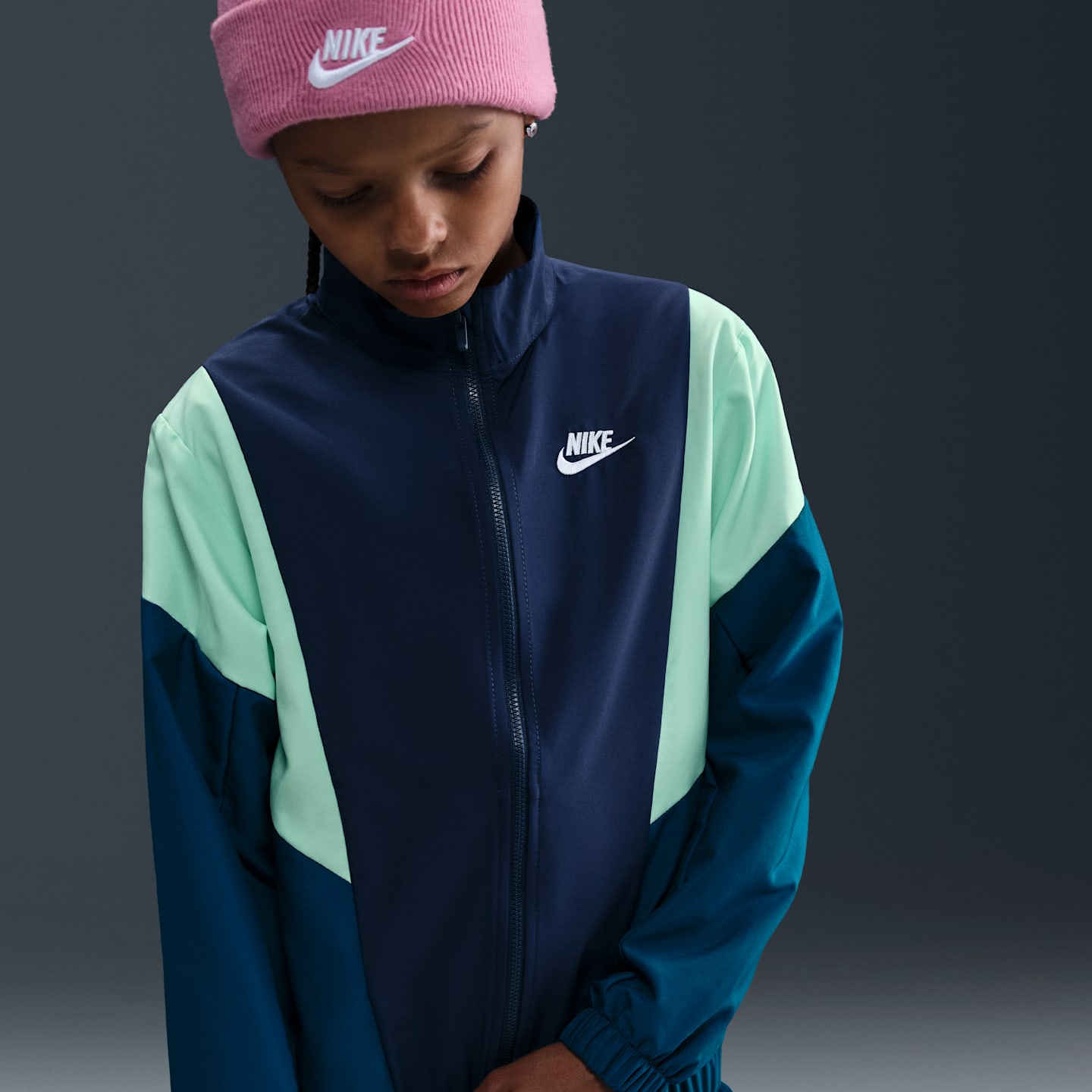 Детские кроссовки Nike Sportswear Big Kids' Woven Tracksuit — фото 2