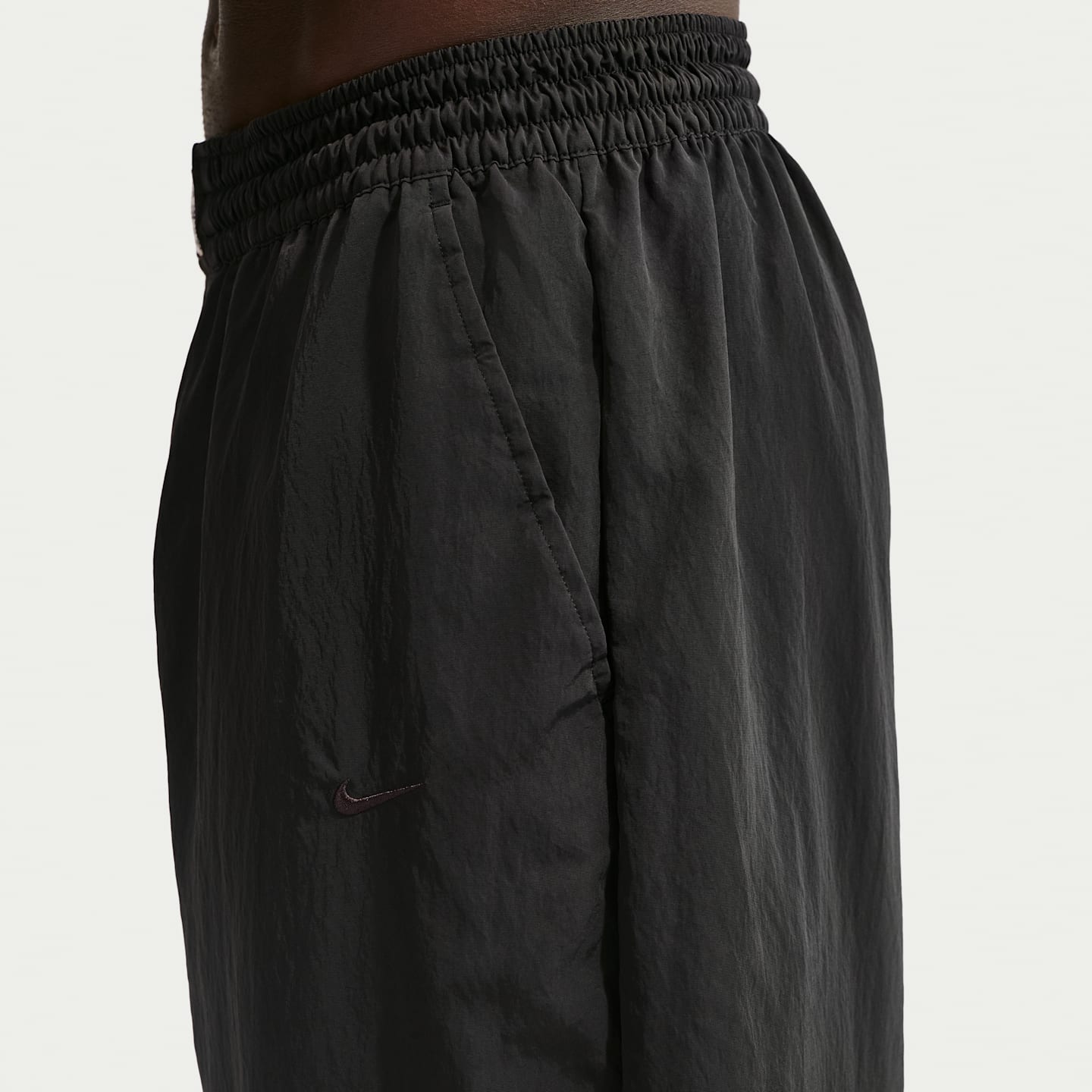 Мужские брюки Nike N.A.C. Men's Dri-FIT Woven Training Pants — фото 3