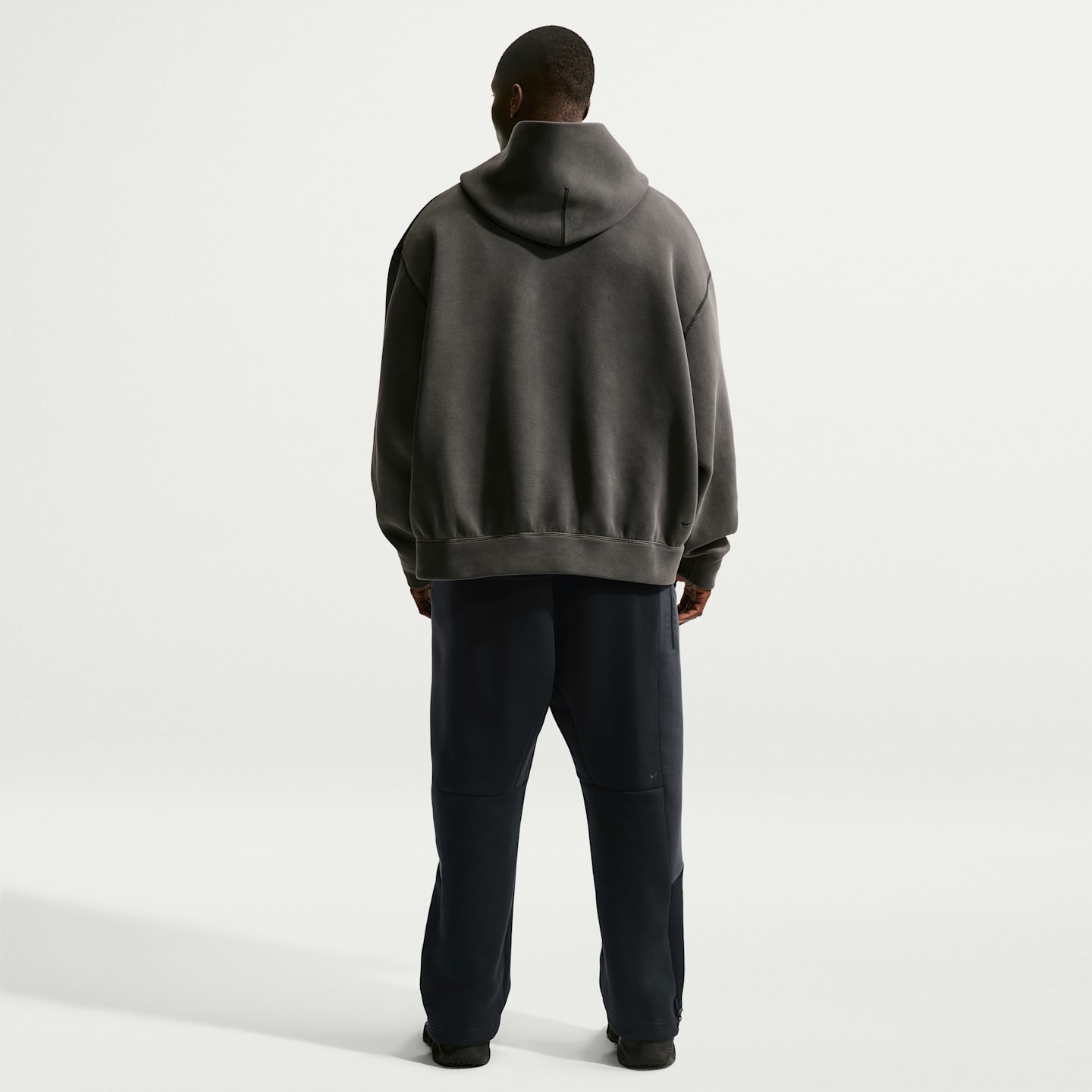 Мужские брюки Nike Tech Men's Color-Block Open-Hem Fleece Pants — фото 11
