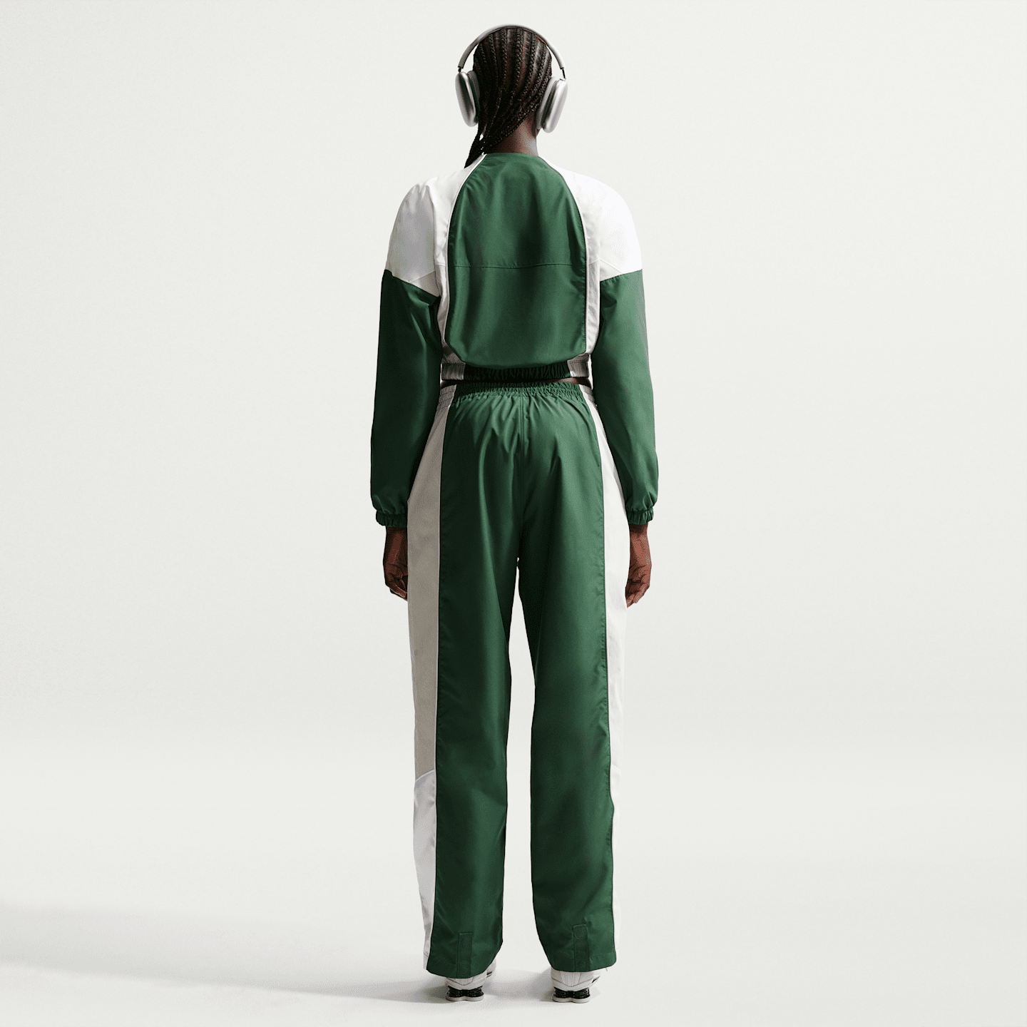 Женские брюки Nike Sportswear Women's Oversized Mid-Rise Track Pants — фото 5