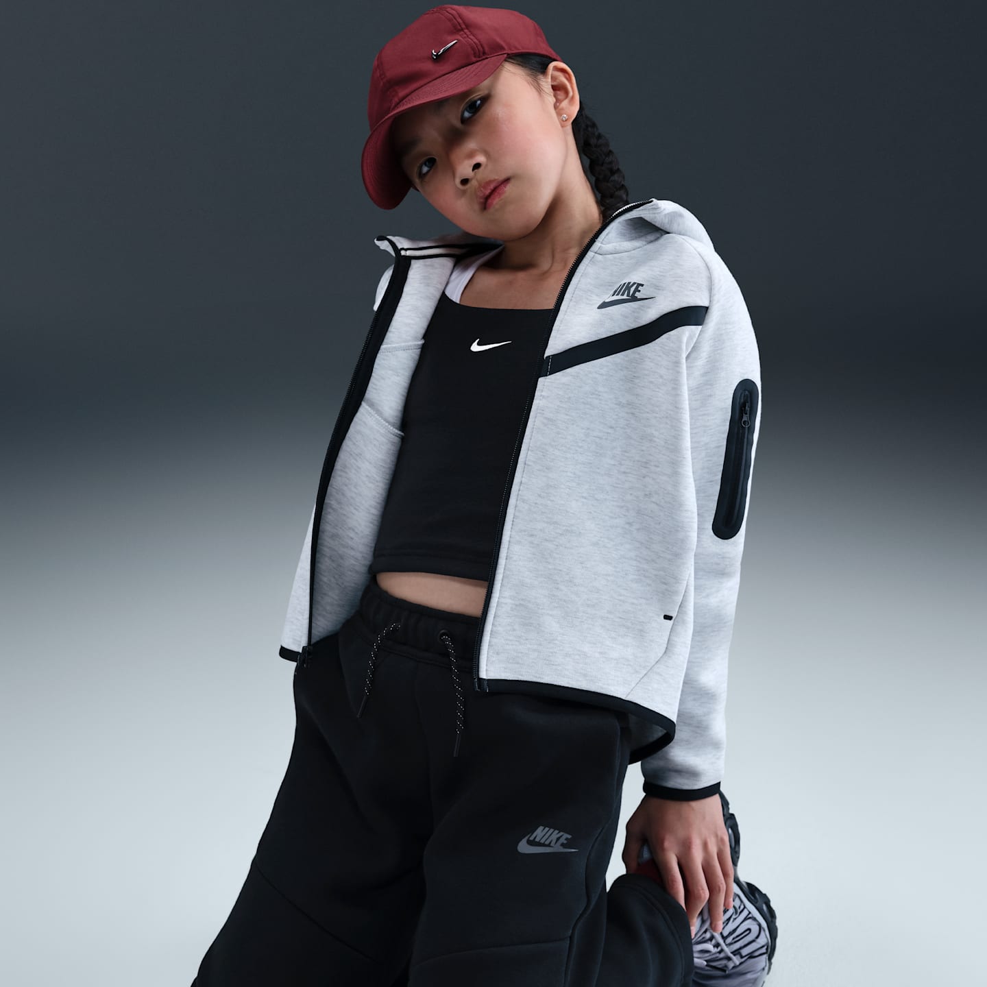 Детские брюки Nike Sportswear Tech Fleece Big Kids' (Boys') Open-Hem Pants — фото 5