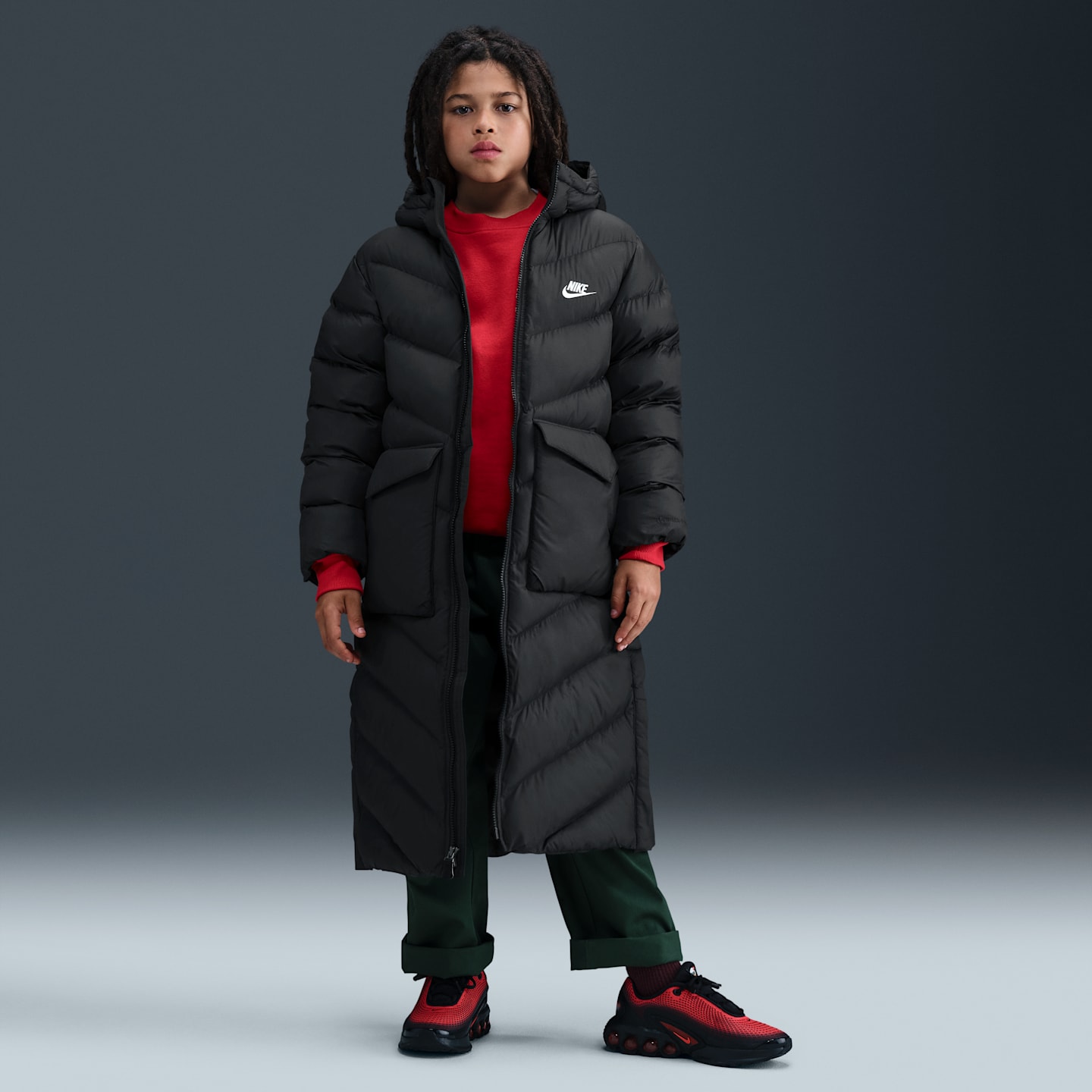 Детские куртки Nike Sportswear All Day Play Big Kids' Therma-FIT Loose-Fit Full-Length Puffer Parka — фото 6