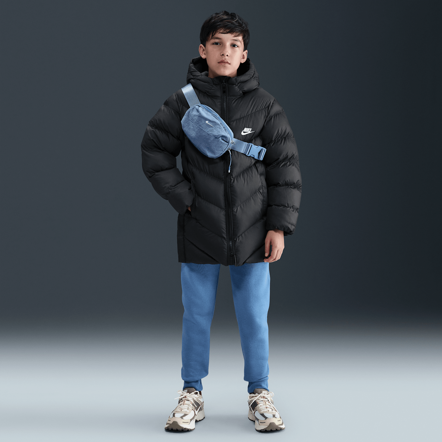 Детские куртки Nike Sportswear All Day Play Big Kids' Therma-FIT Loose-Fit Mid-Length Puffer Jacket — фото 7