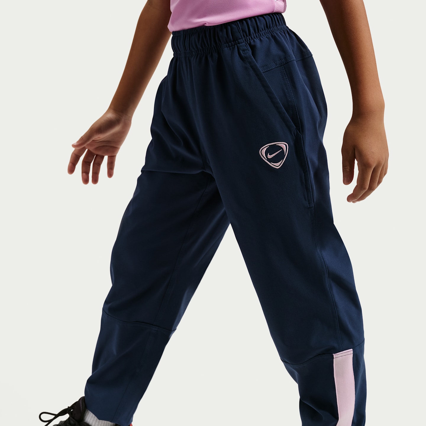 Детские брюки Nike Energy Big Kids' Repel Soccer Woven Pants — фото 3
