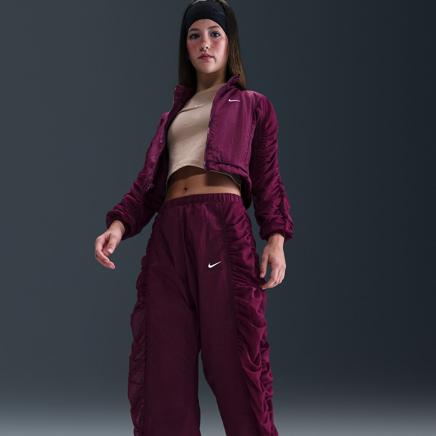Детские брюки Nike Sportswear Girls' Woven Pants — фото 5
