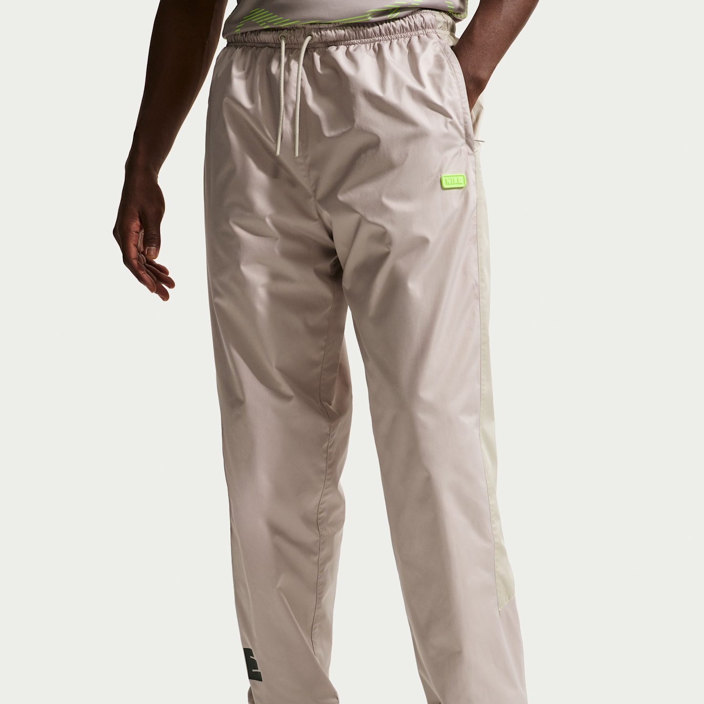 Мужские брюки Nike Windrunner Men's Woven Graphic Pants — фото 2