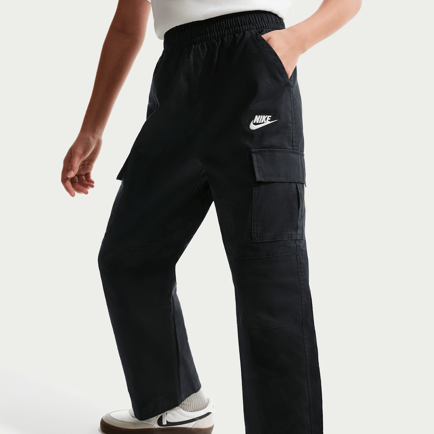 Детские брюки Nike Sportswear Club Big Kids' Woven Cargo Pants — фото 3