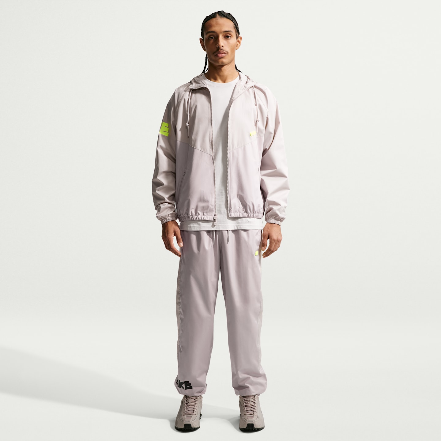 Мужские куртки Nike Windrunner Men's Graphic Woven Jacket — фото 4