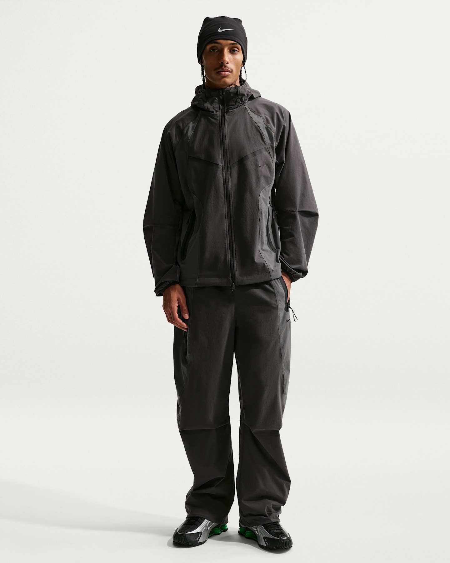 Мужские брюки Nike Tech Men's Dri-FIT Woven Color-Block Pants — фото 8