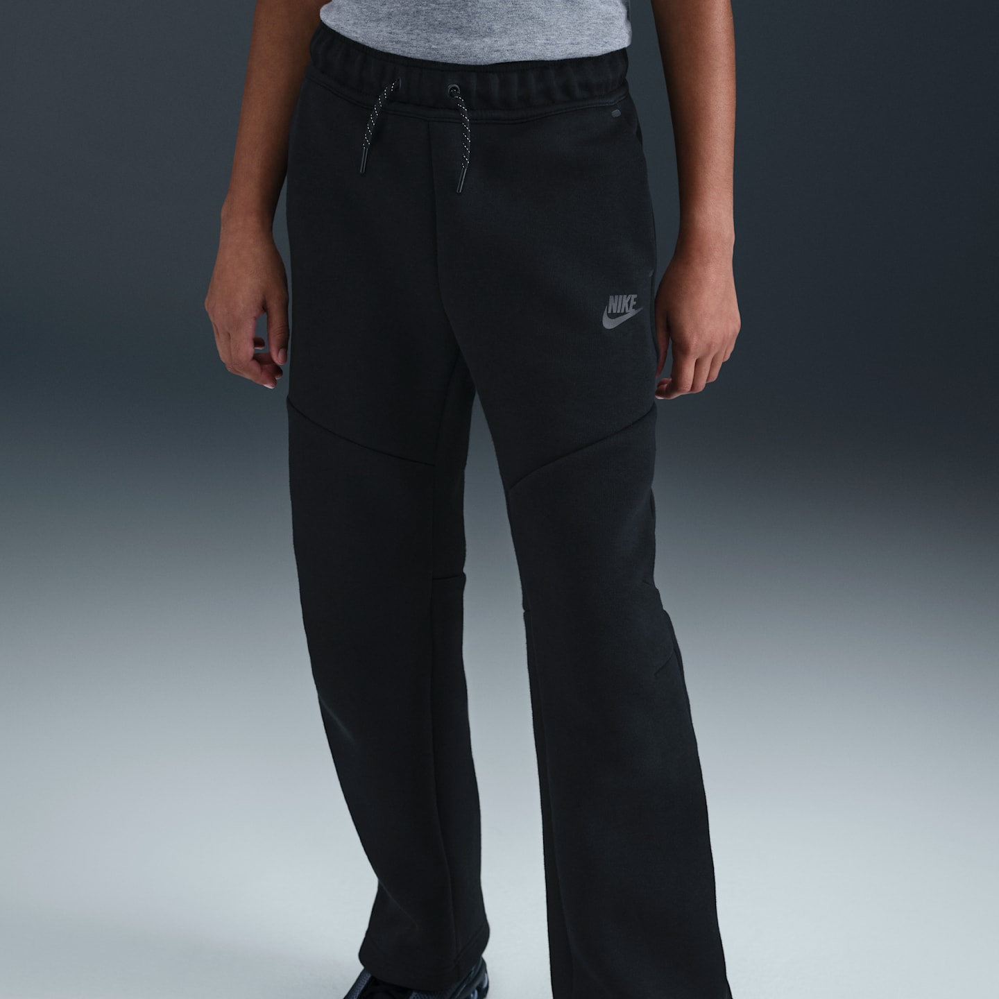 Детские брюки Nike Sportswear Tech Fleece Big Kids' (Boys') Open-Hem Pants — фото 2