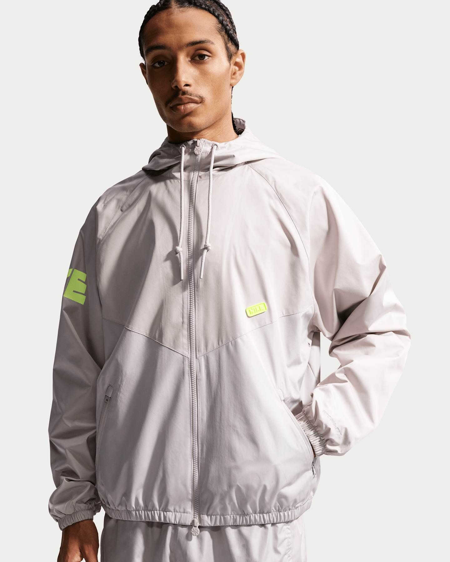 Мужские куртки Nike Windrunner Men's Graphic Woven Jacket — фото 7