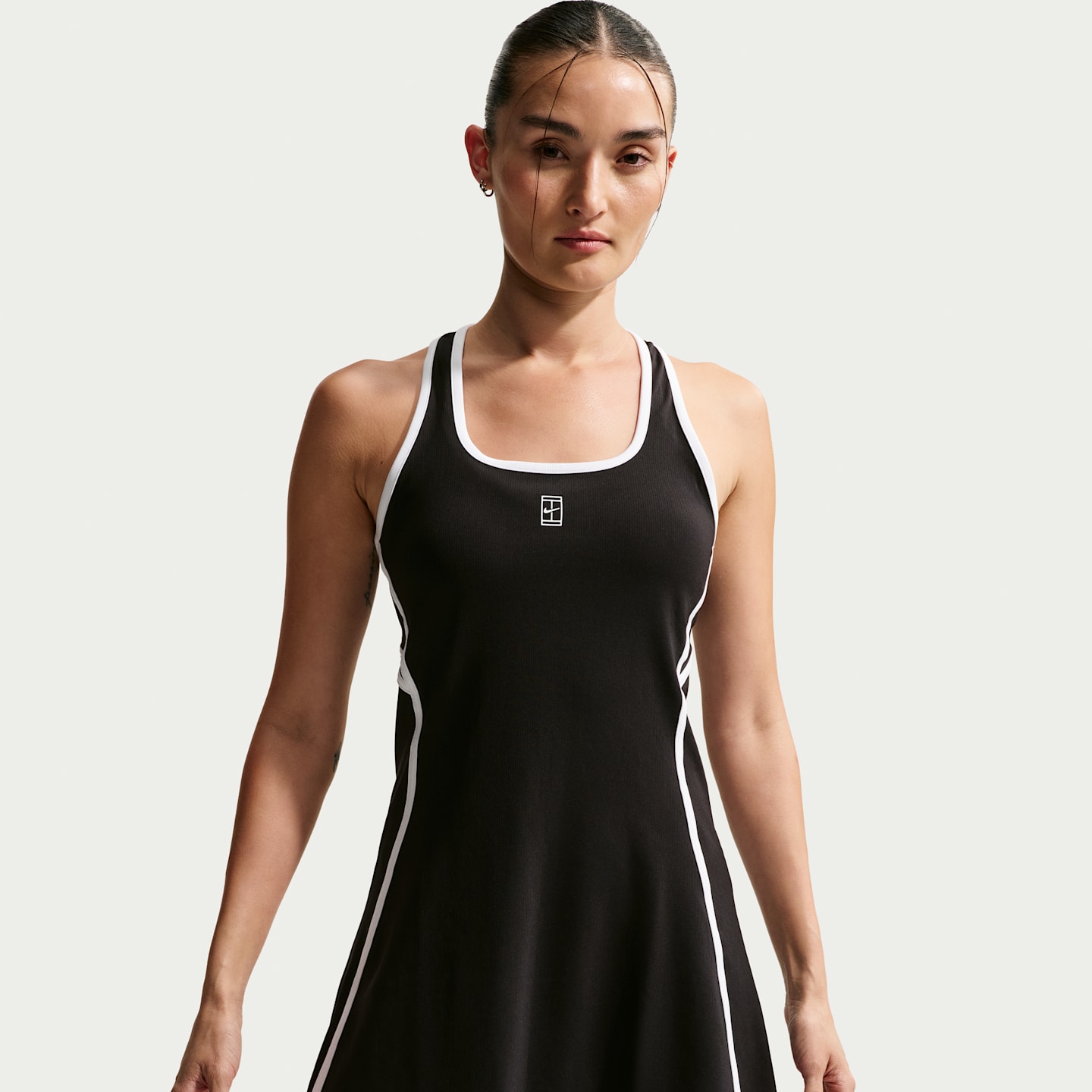 Женские платья Nike NikeCourt Advantage Women's Dri-FIT Tennis Dress — фото 2