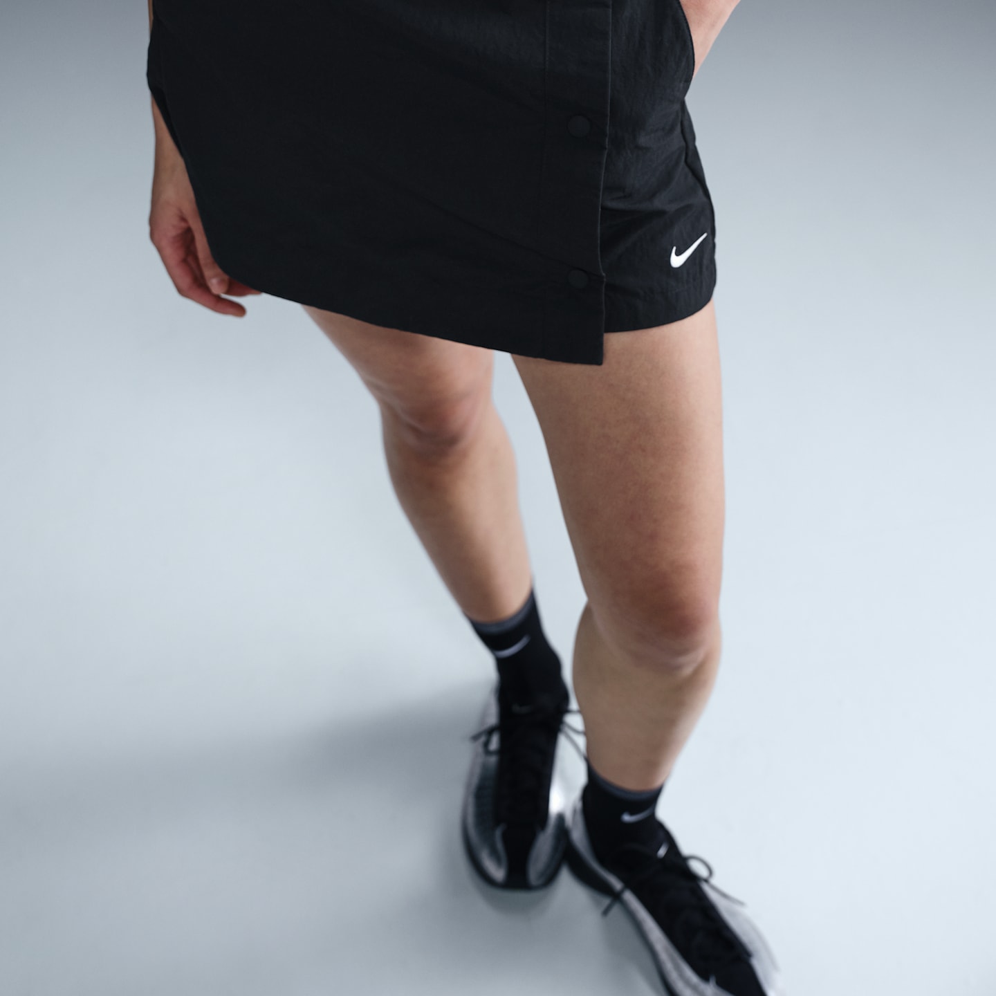 Женские юбки Nike Sportswear Essential Women's Woven Skort — фото 2
