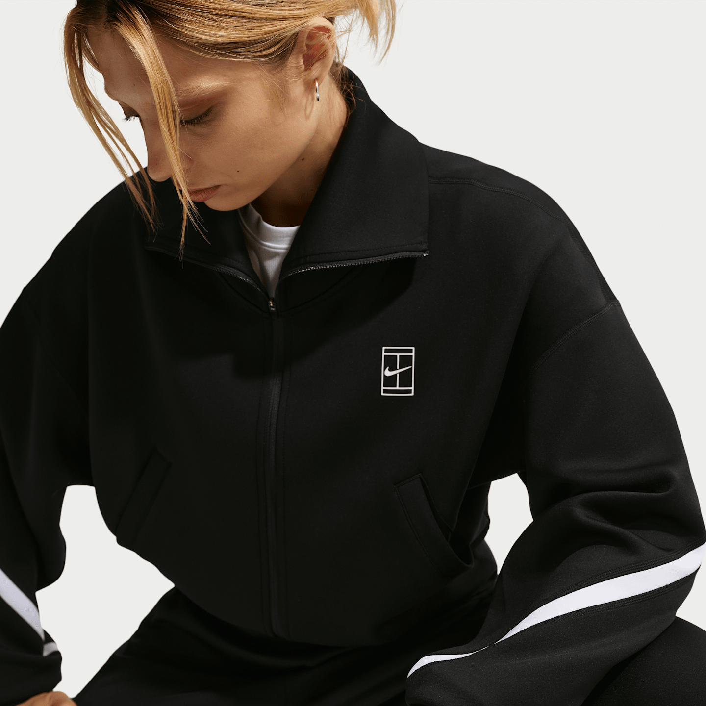 Женские куртки Nike Advantage Women's Dri-FIT Full-Zip Tennis Jacket — фото 3