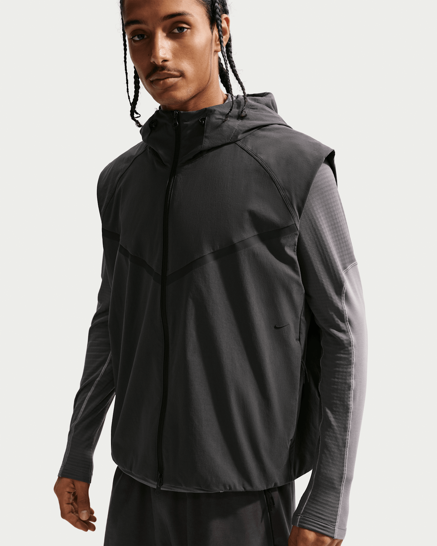 Мужские жилеты Nike Tech Men's Dri-FIT Woven Windrunner Vest — фото 7