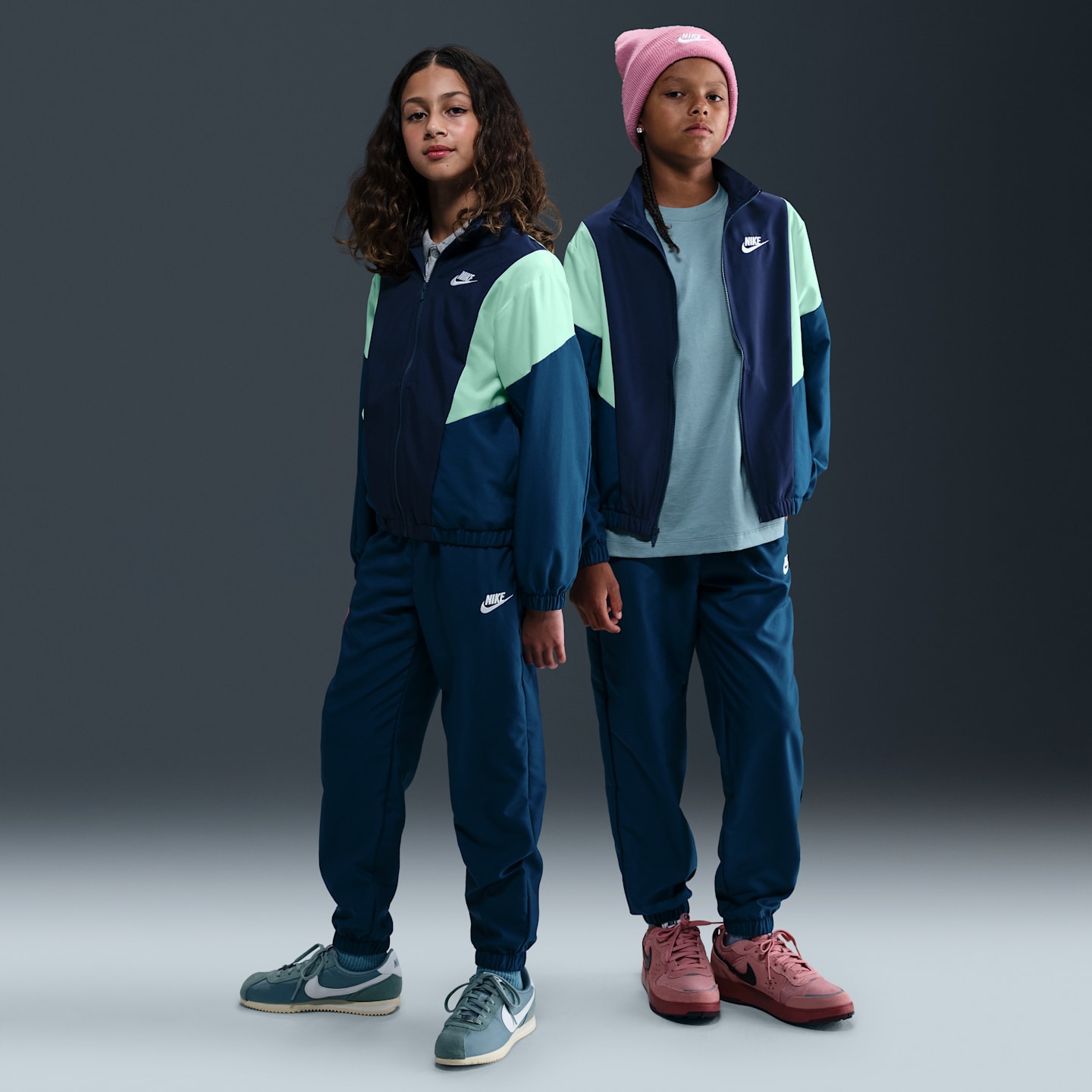 Детские кроссовки Nike Sportswear Big Kids' Woven Tracksuit — фото 1