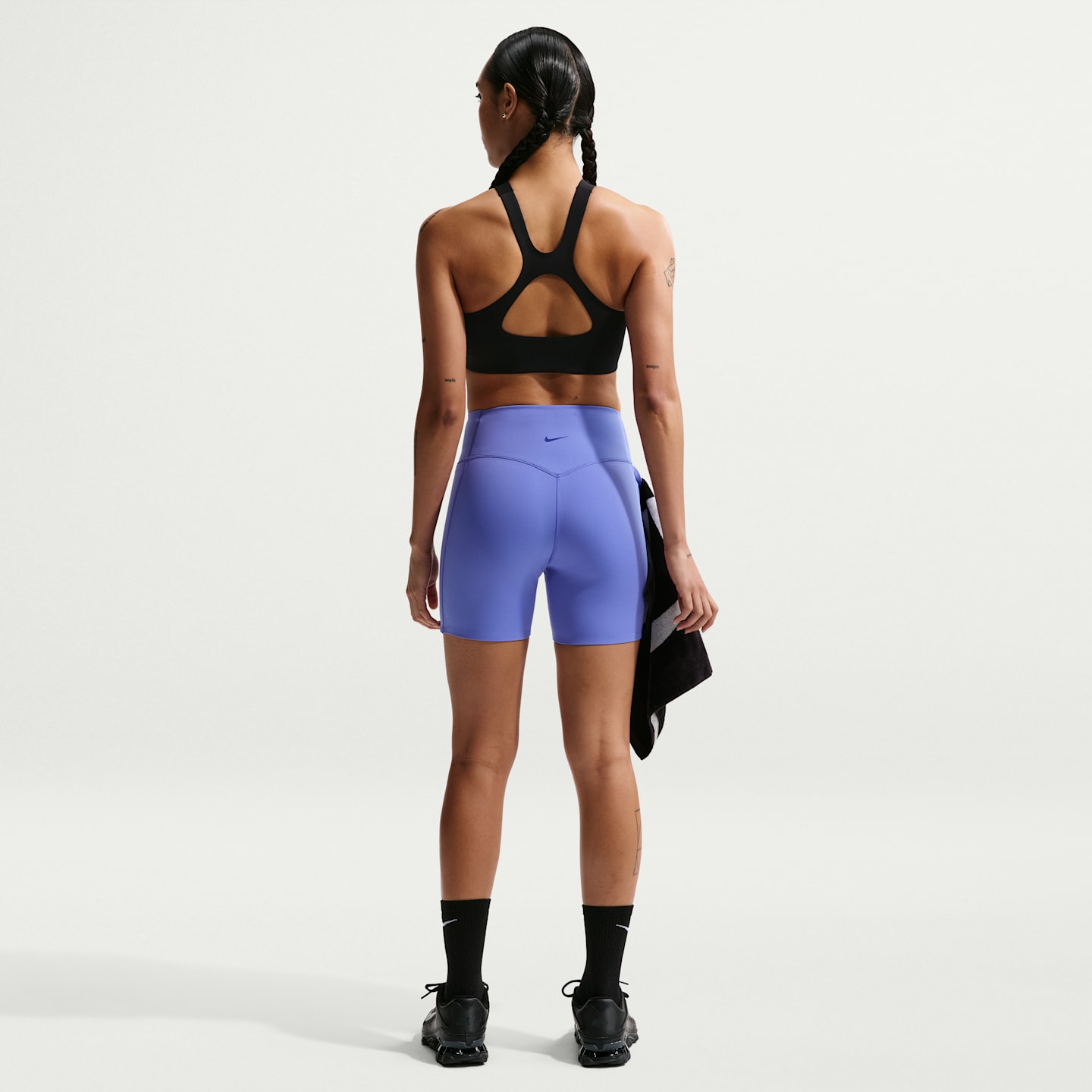 Спортивное бра Universa, уплотнённая чашка, средняя поддержка — Nike — фото 5