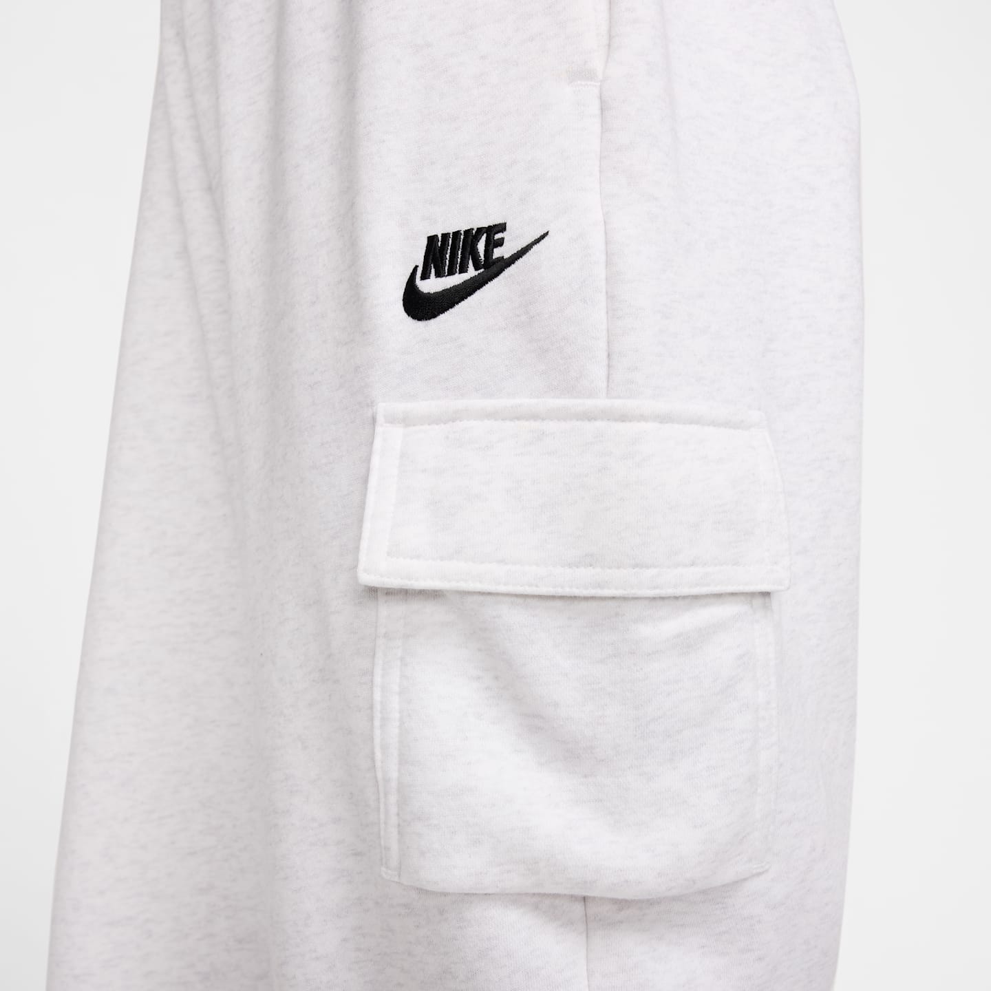 Женские брюки Nike Sportswear Club Fleece Women's Mid-Rise Oversized Cargo Sweatpants — фото 5