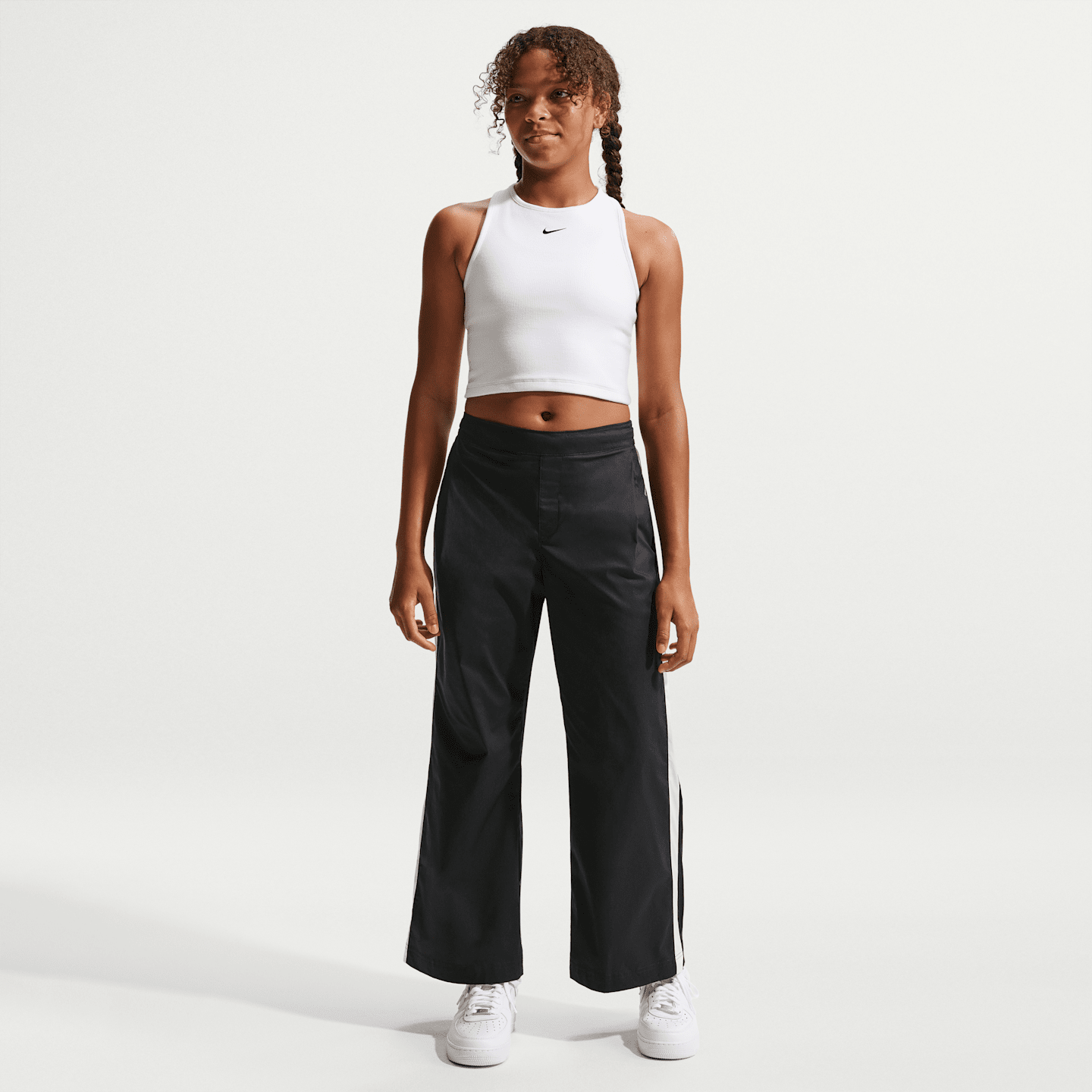 Детские брюки Nike Sportswear Collection Big Kids' (Girls') Woven Pants — фото 1