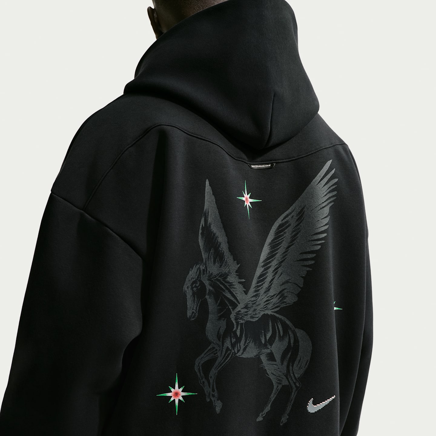 Мужские худи Nike Standard Issue Men's Therma-FIT Pullover Basketball — фото 2
