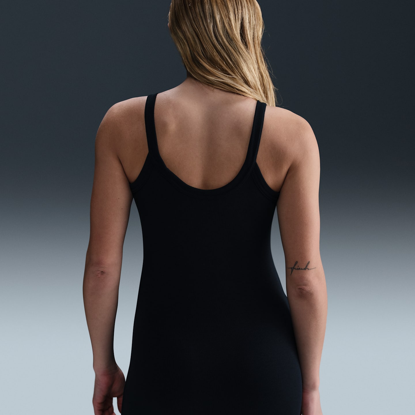 Женские платья Nike Sportswear Chill Knit Women's Tight Mini-Rib Tank Dress — фото 3