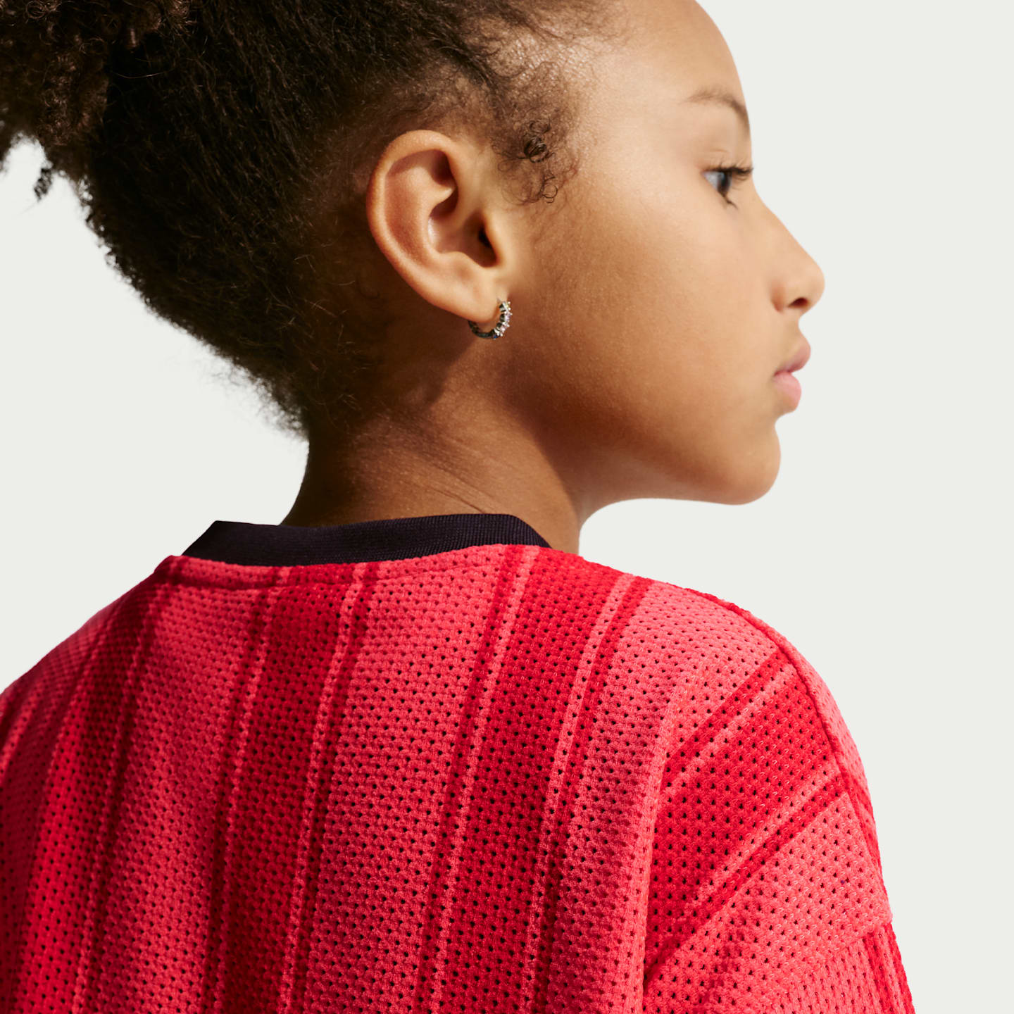 Детские топы Nike Sportswear Collection Big Kids' Long-Sleeve Mesh Jersey — фото 4
