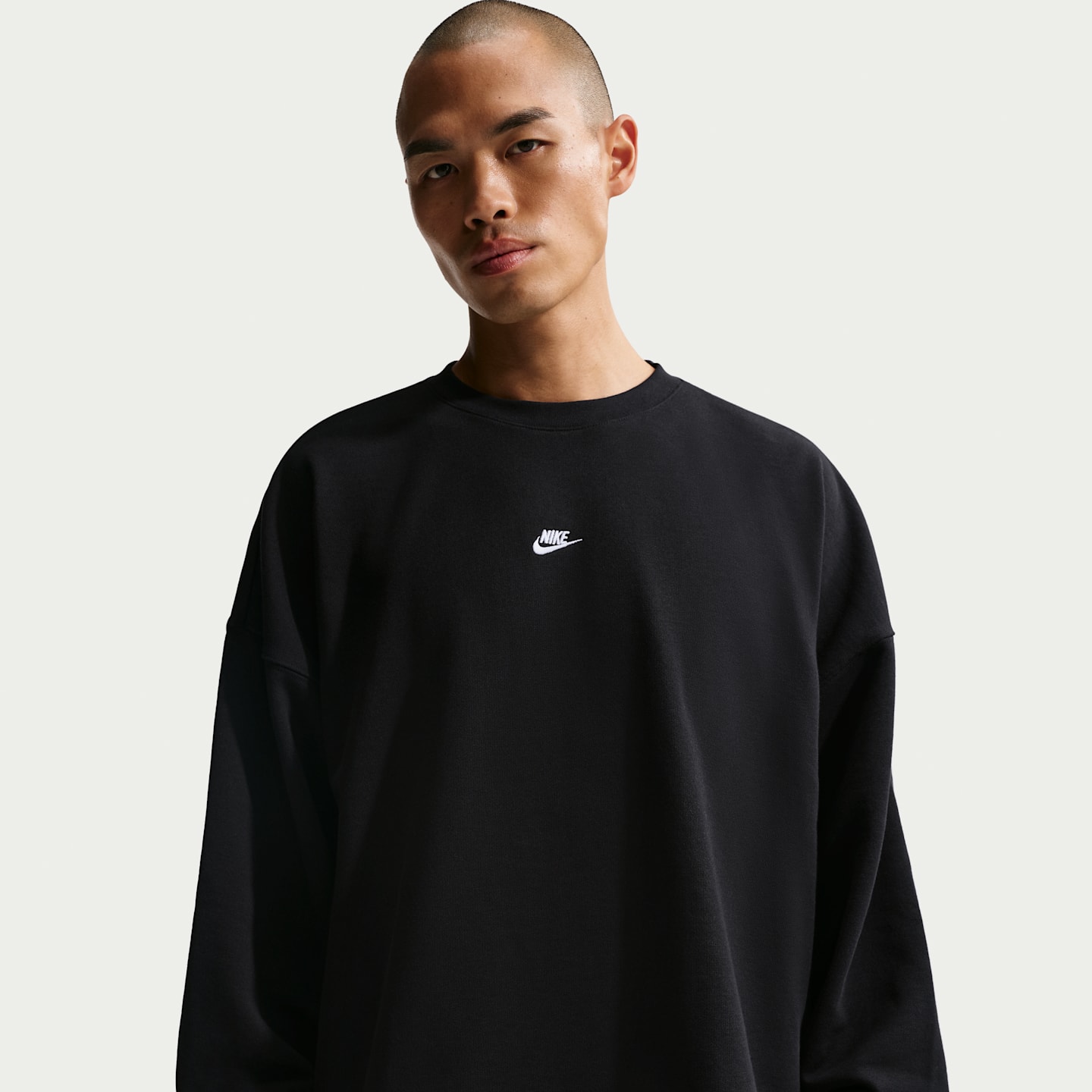 Мужские худи Nike Sportswear Club Men's Oversized French Terry Crew-Neck Sweatshirt — фото 1