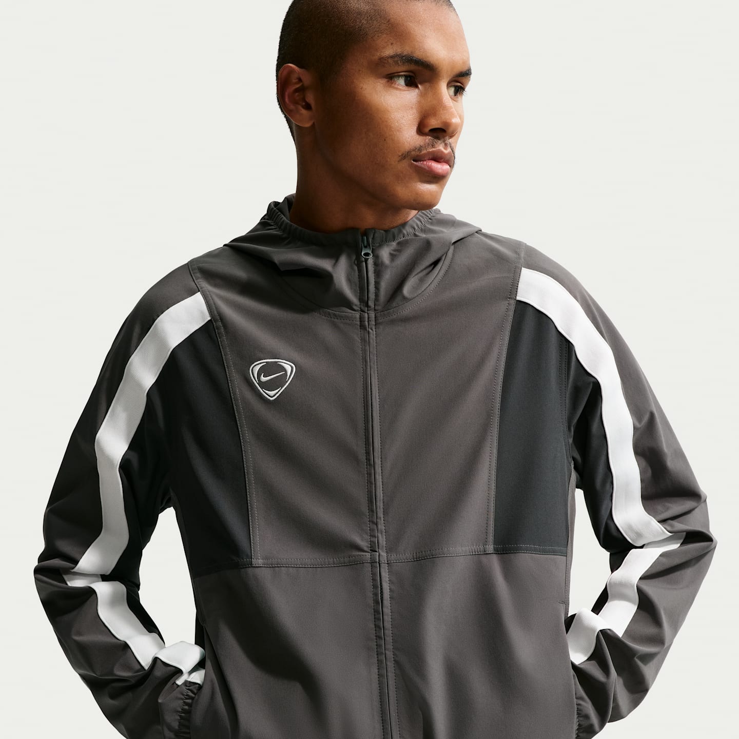 Мужские куртки Nike Energy Men's Repel Soccer Woven Jacket — фото 1