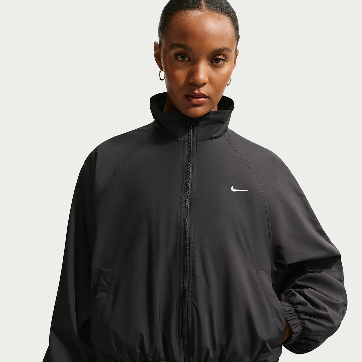 Женские куртки Nike Sportswear Women's Oversized UV Track Jacket — фото 1