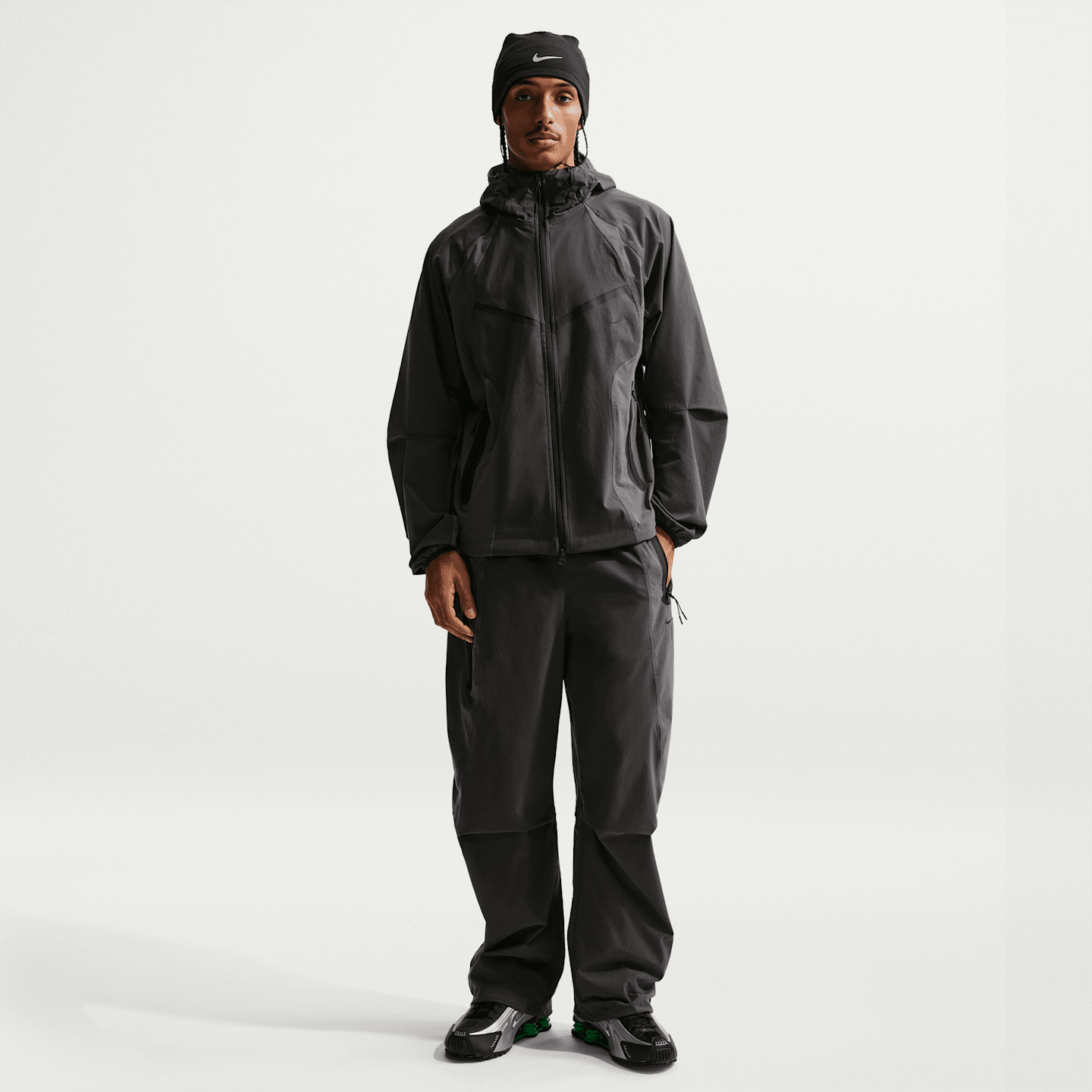 Мужские брюки Nike Tech Men's Dri-FIT Woven Color-Block Pants — фото 1