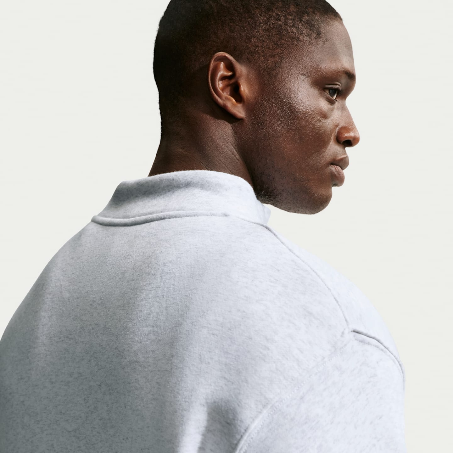 Мужские свитеры Nike Sportswear Club Men's 1/2-Zip Fleece Top — фото 7