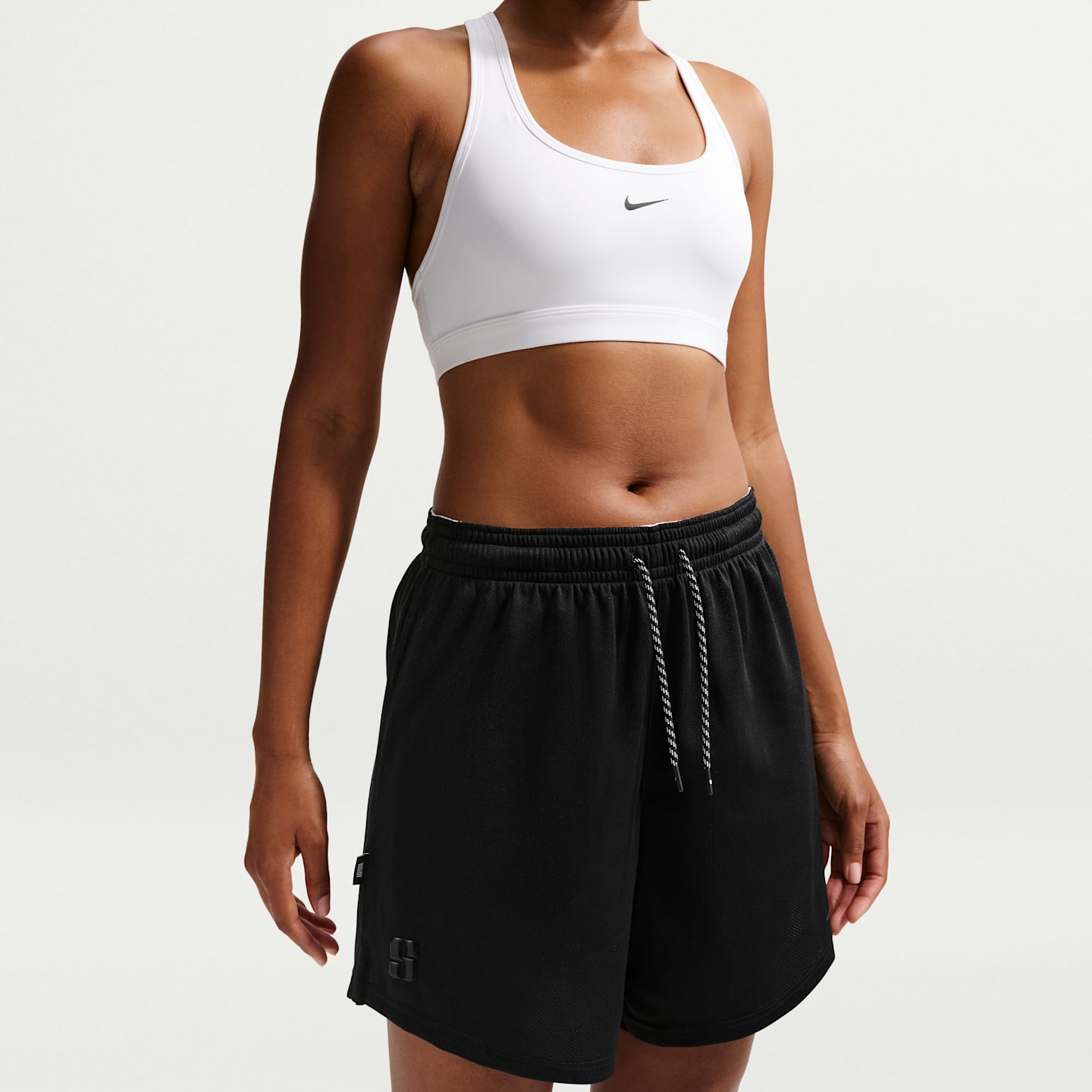 Женские шорты Nike Sabrina Dri-FIT Reversible Basketball Shorts — фото 3