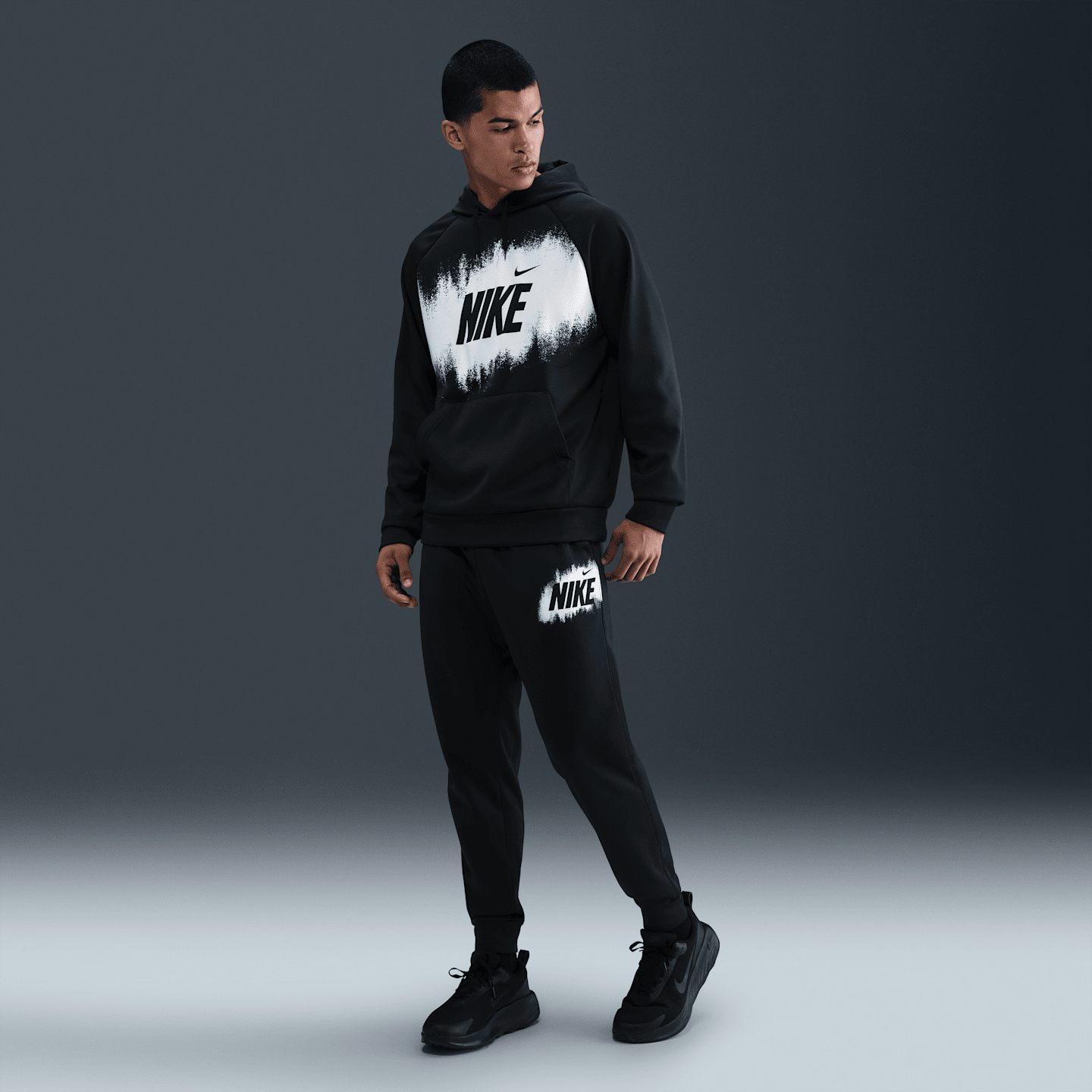 Мужские брюки Nike Men's Therma-FIT Fleece Joggers — фото 1
