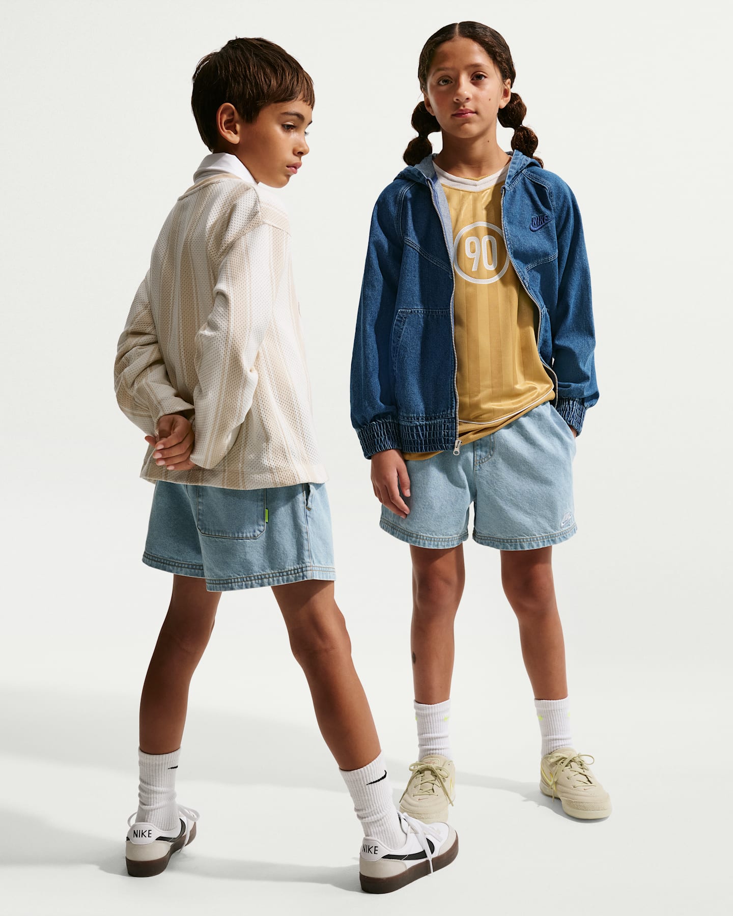 Детские шорты Nike Sportswear Collection Big Kids' Denim Shorts — фото 8