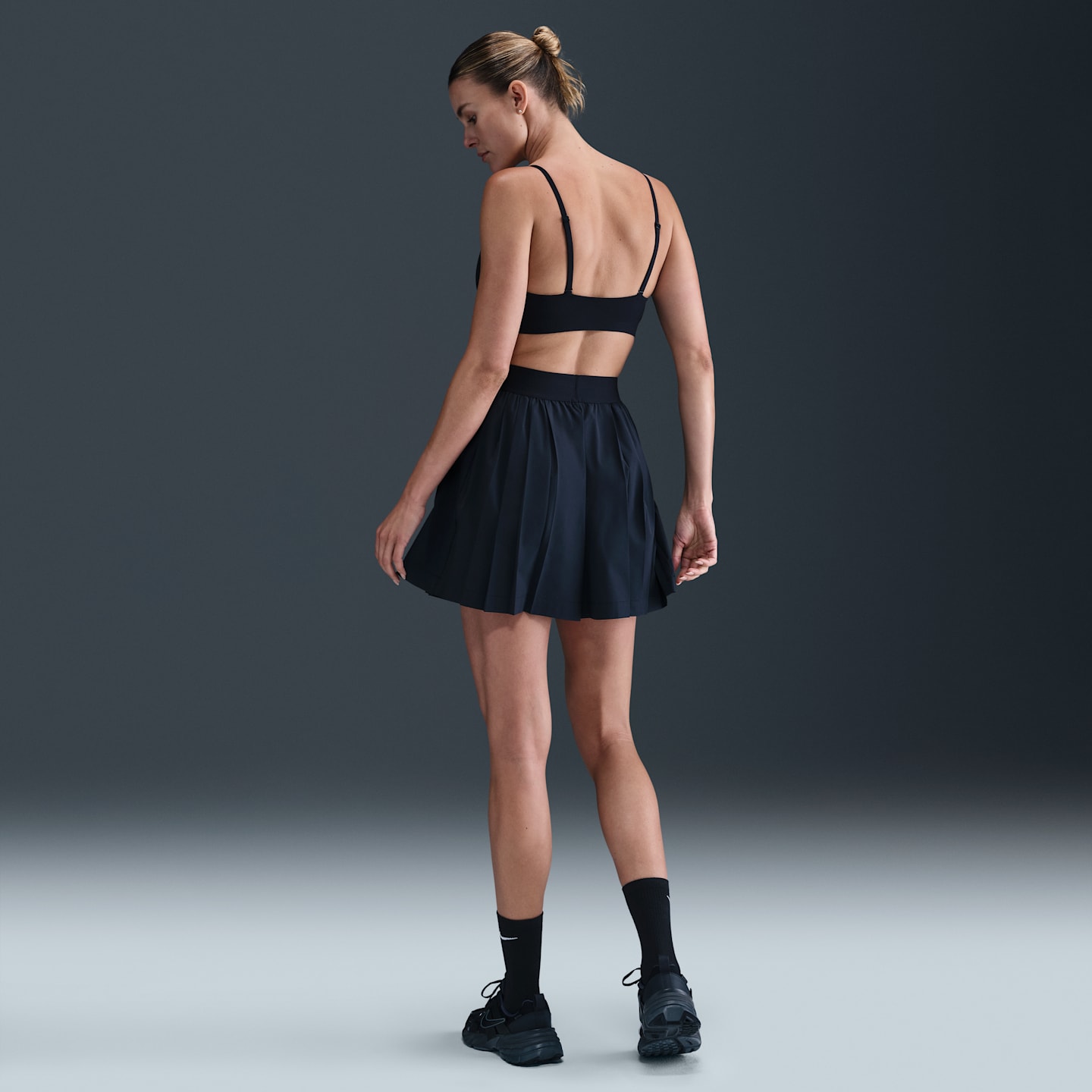 Спортивное бра Form Non, уплотнённая чашка, треугольные чашки — Nike — фото 5
