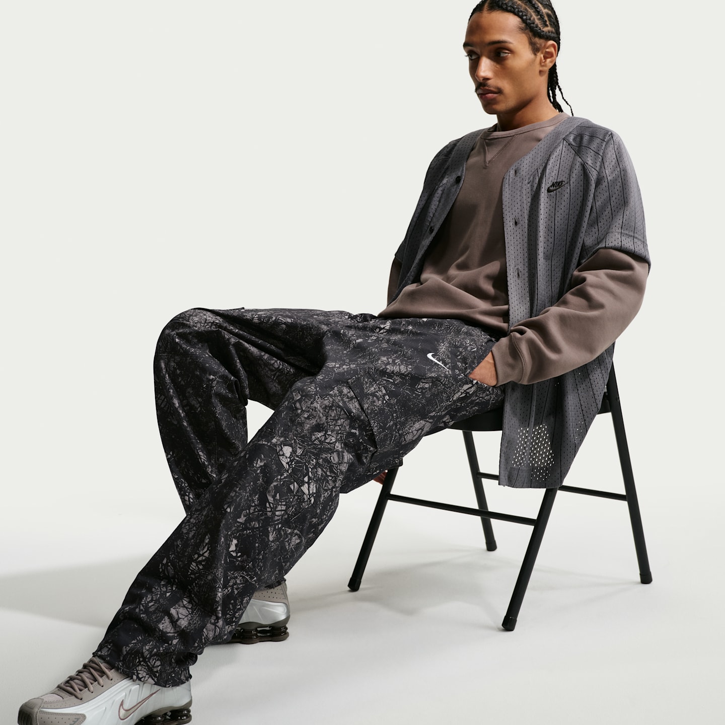 Мужские брюки Nike Club Men's Woven Cargo Pants — фото 4