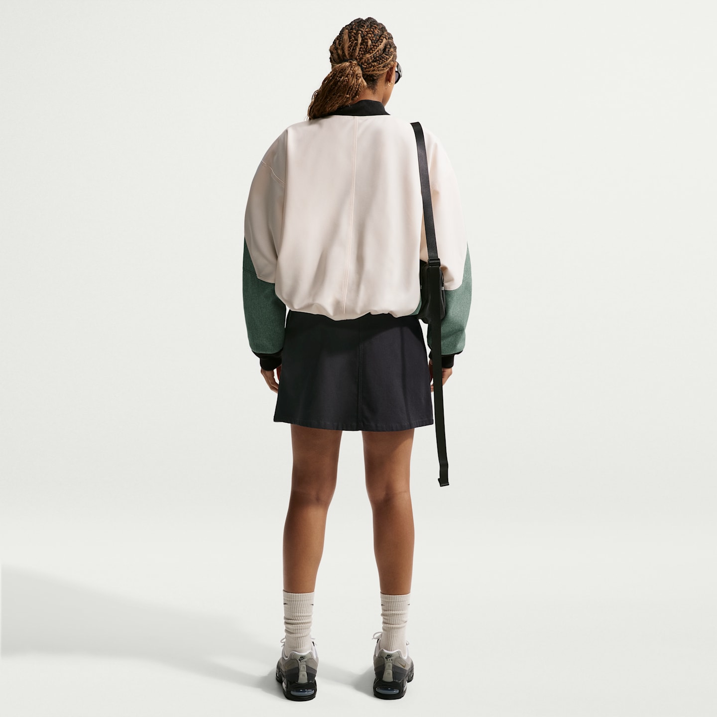 Женские куртки Nike Sportswear Women's Oversized Bomber Jacket — фото 5