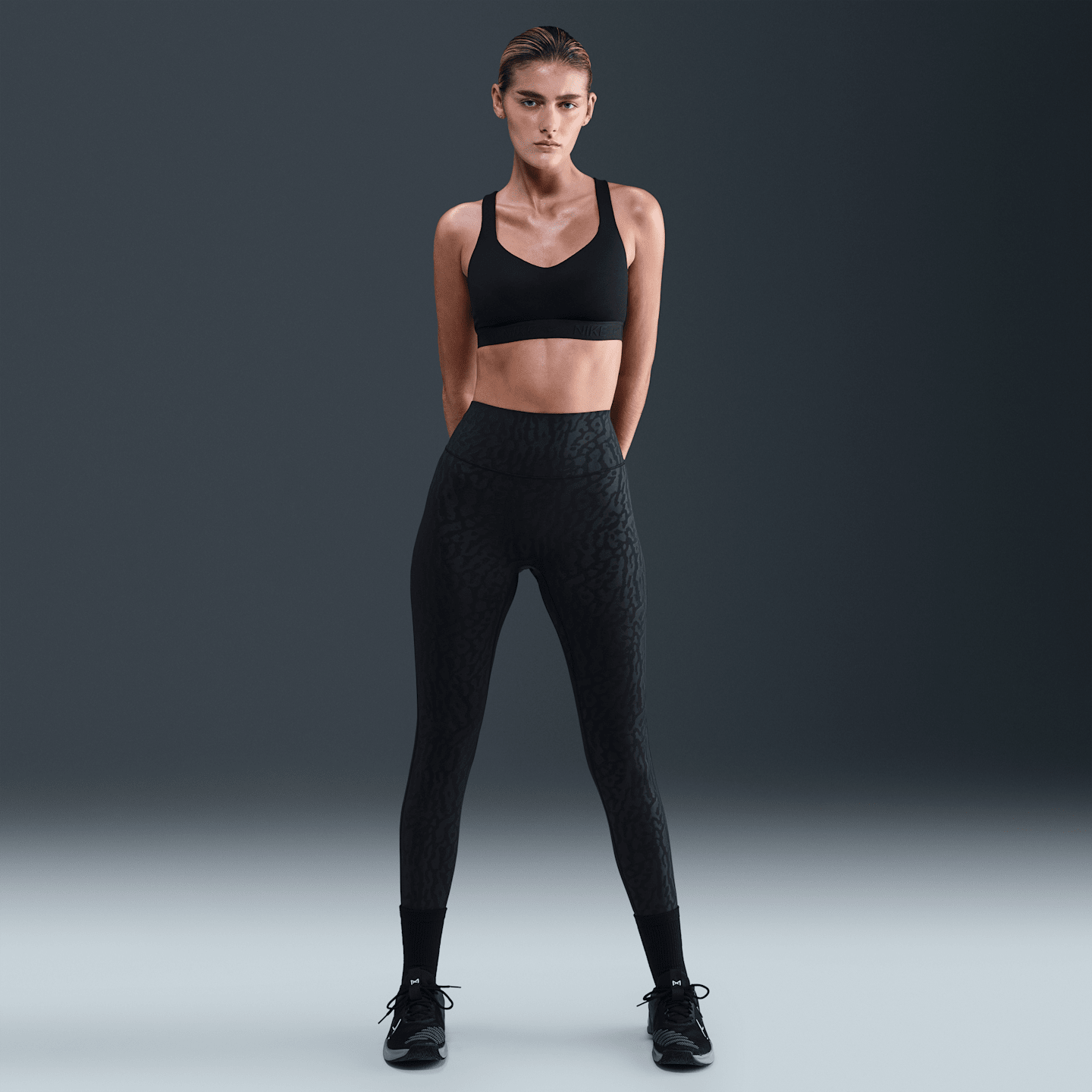 Женские леггинсы Nike Universa Women's High-Waisted Printed 7/8 Leggings with No Front Seam — фото 1