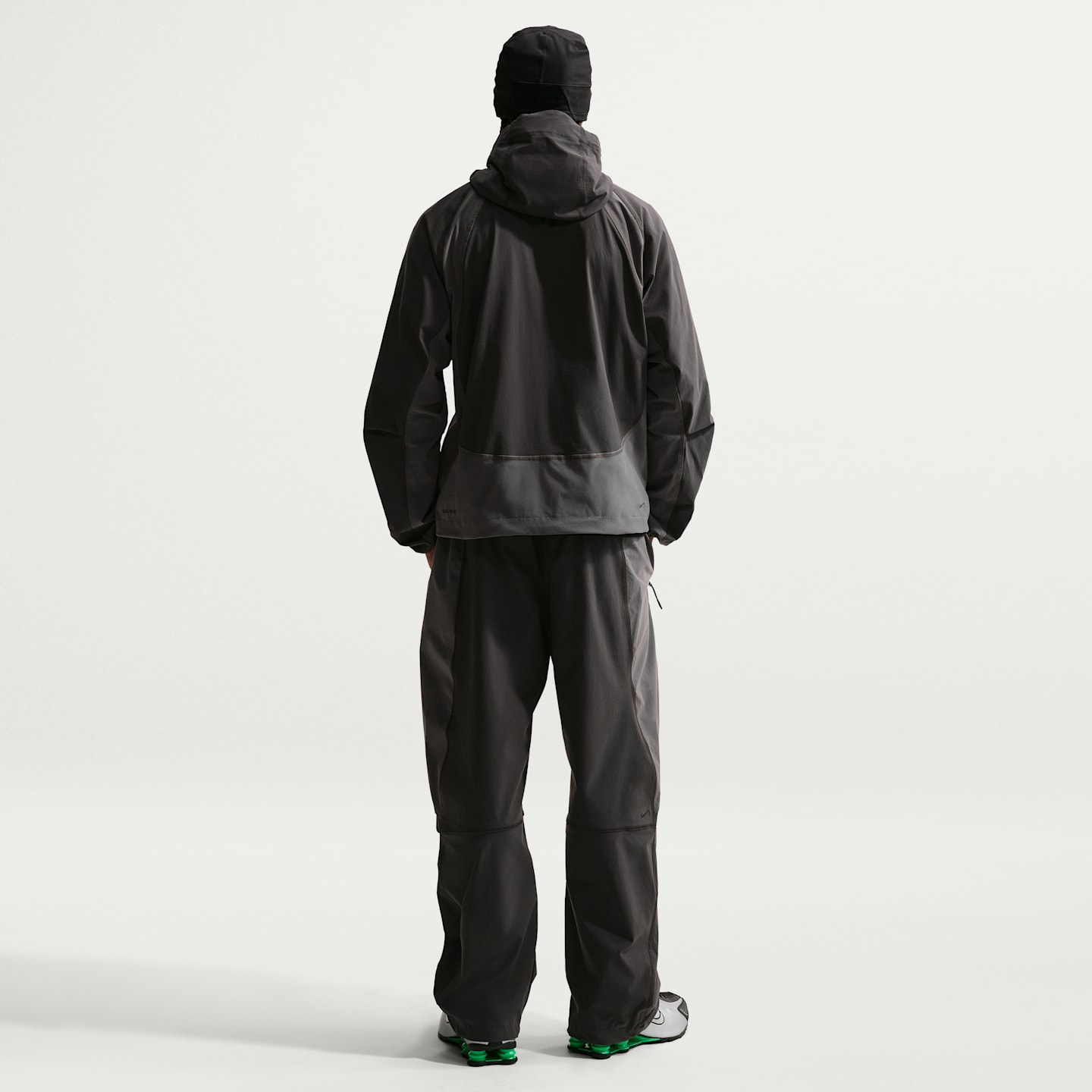 Мужские куртки Nike Tech Men's Dri-FIT Woven Full-Zip Color-Block Windrunner Jacket — фото 5